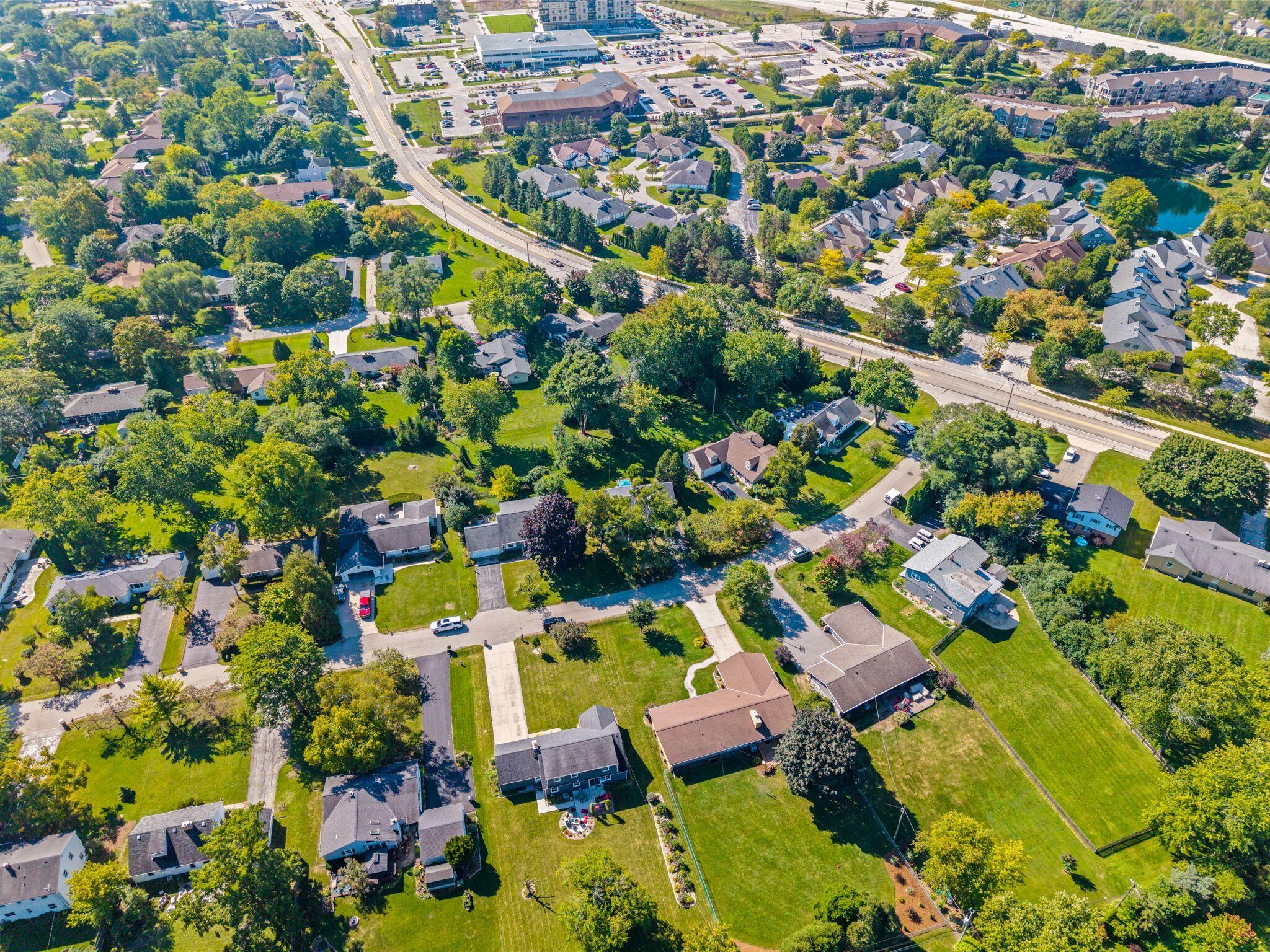 515 W Manor Cir