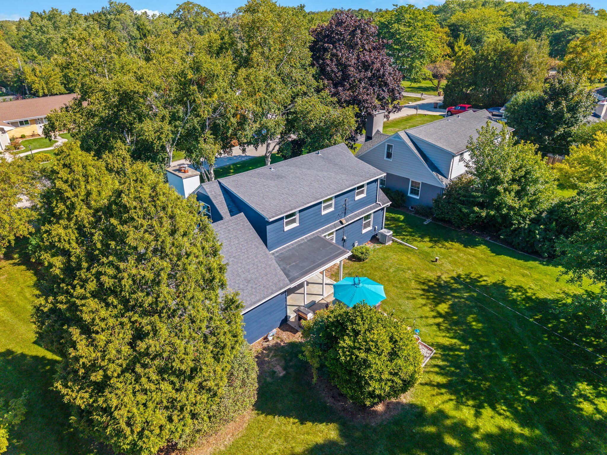 515 W Manor Cir