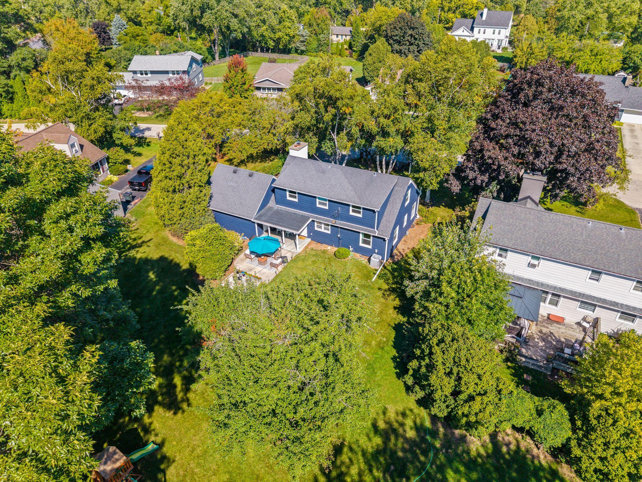 515 W Manor Cir