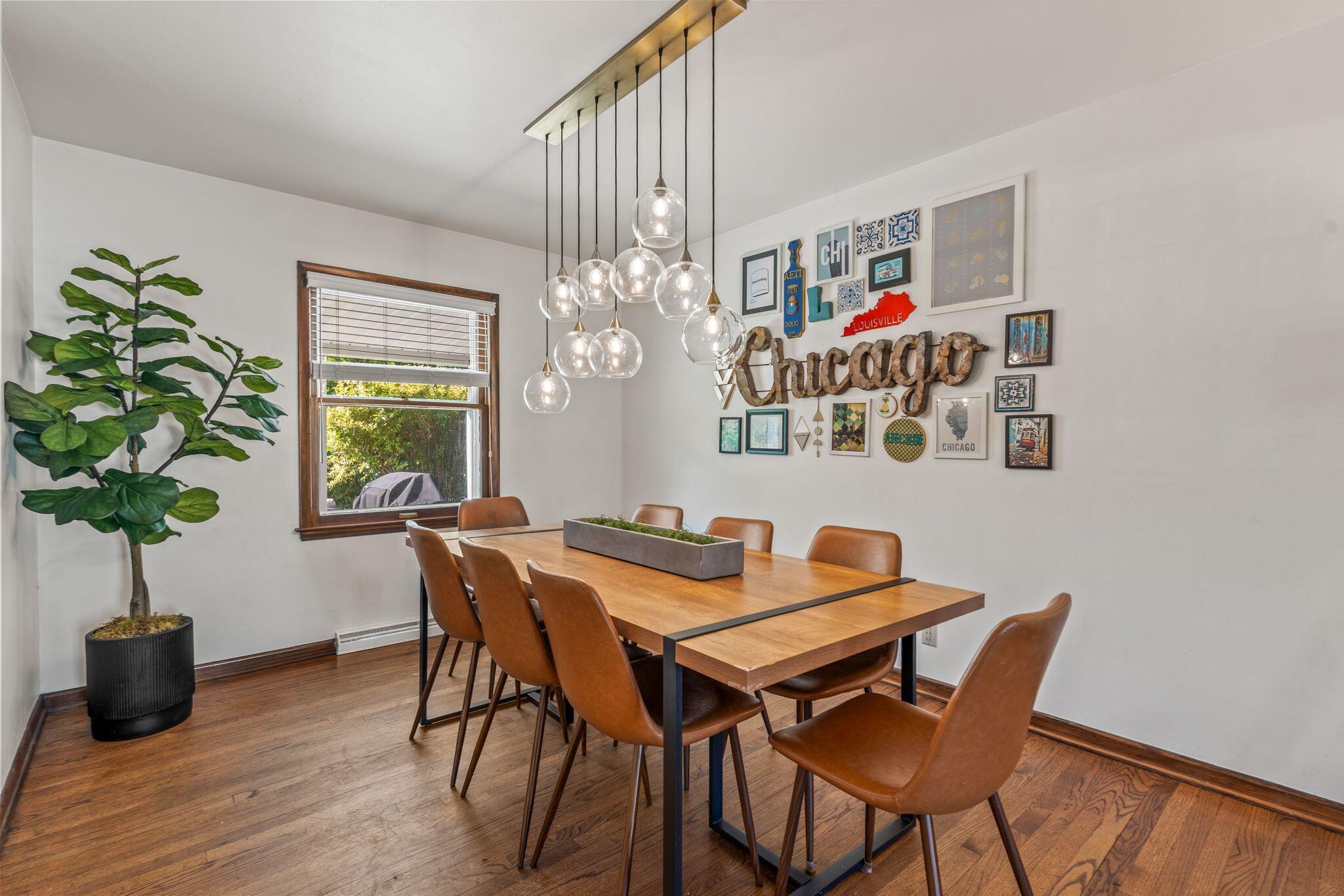 515 W Manor Cir
