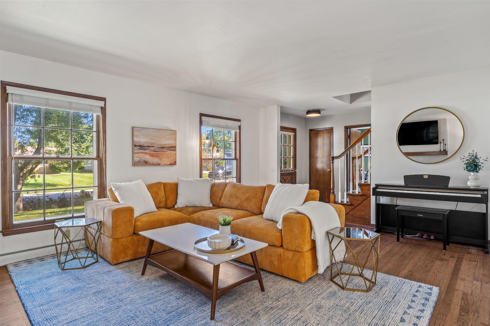 515 W Manor Cir