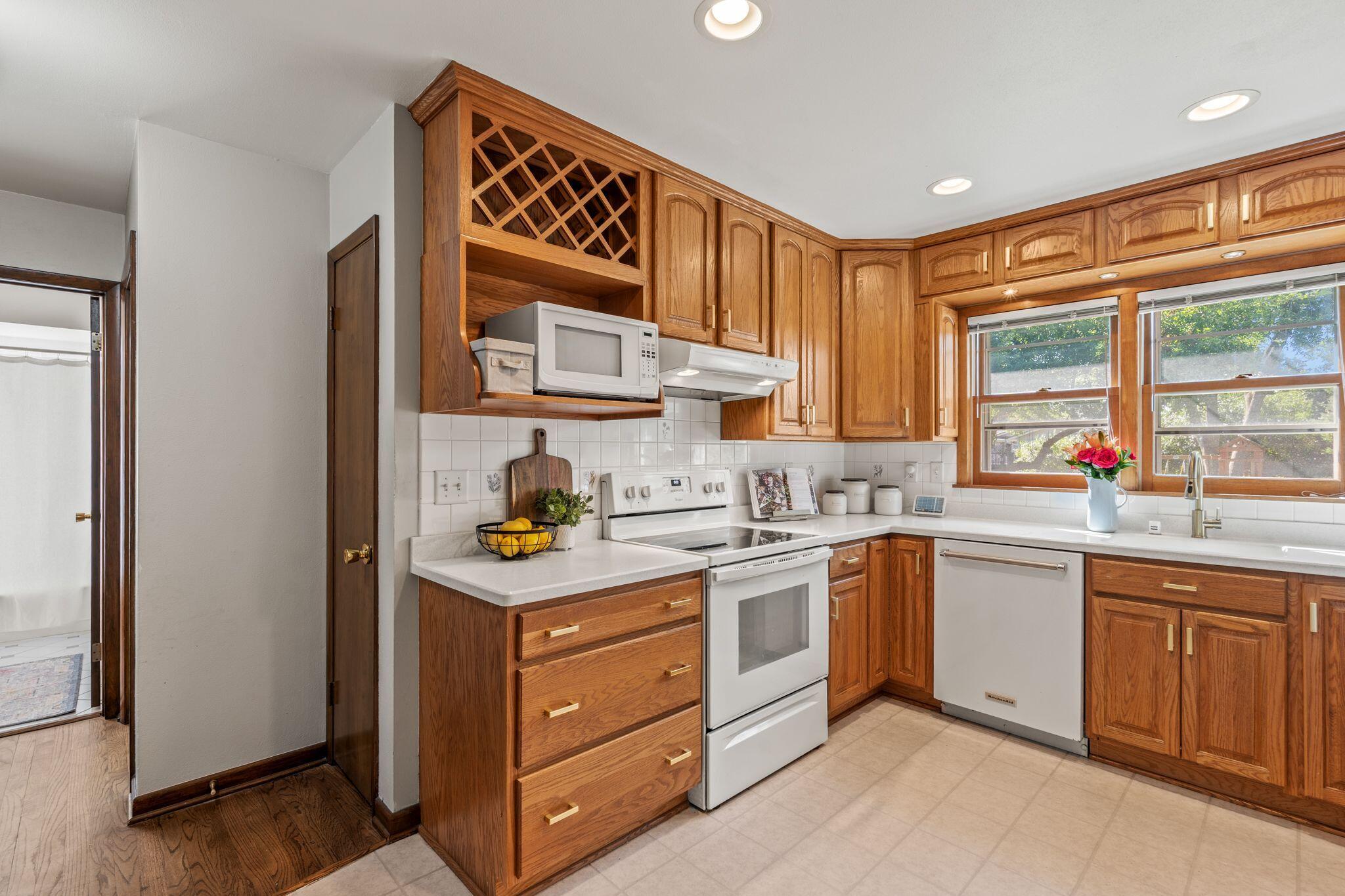 515 W Manor Cir