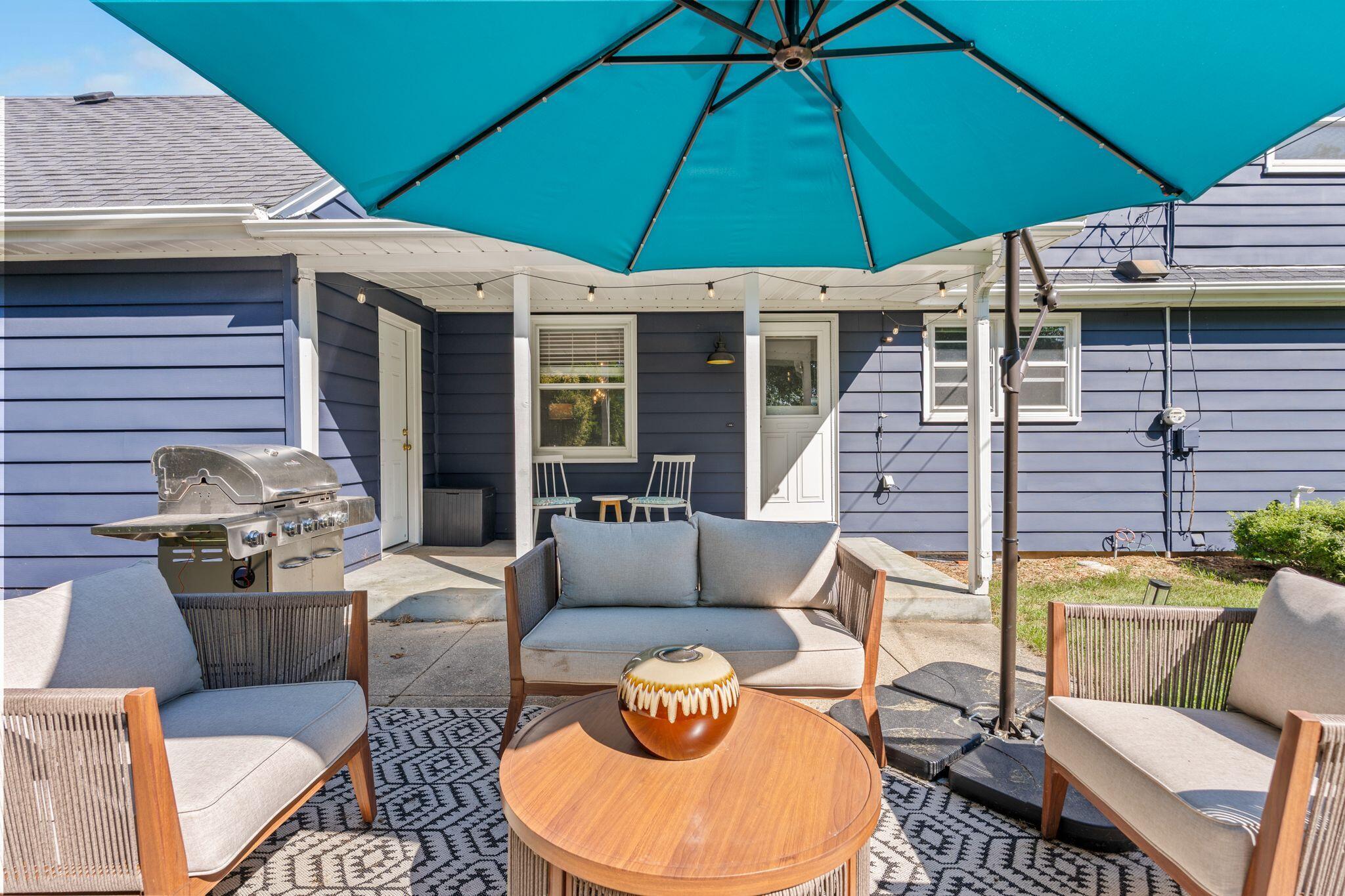 515 W Manor Cir