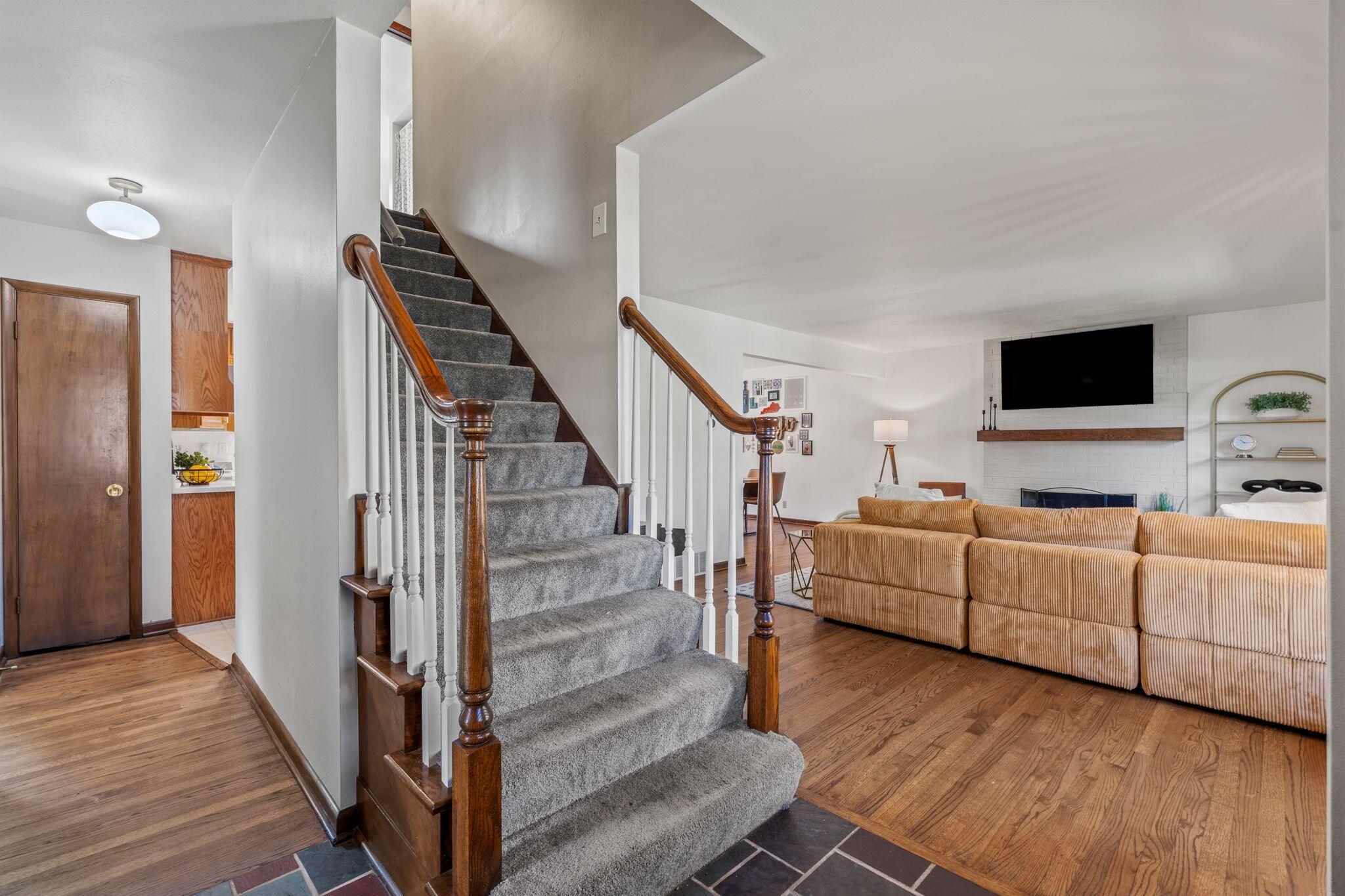 515 W Manor Cir