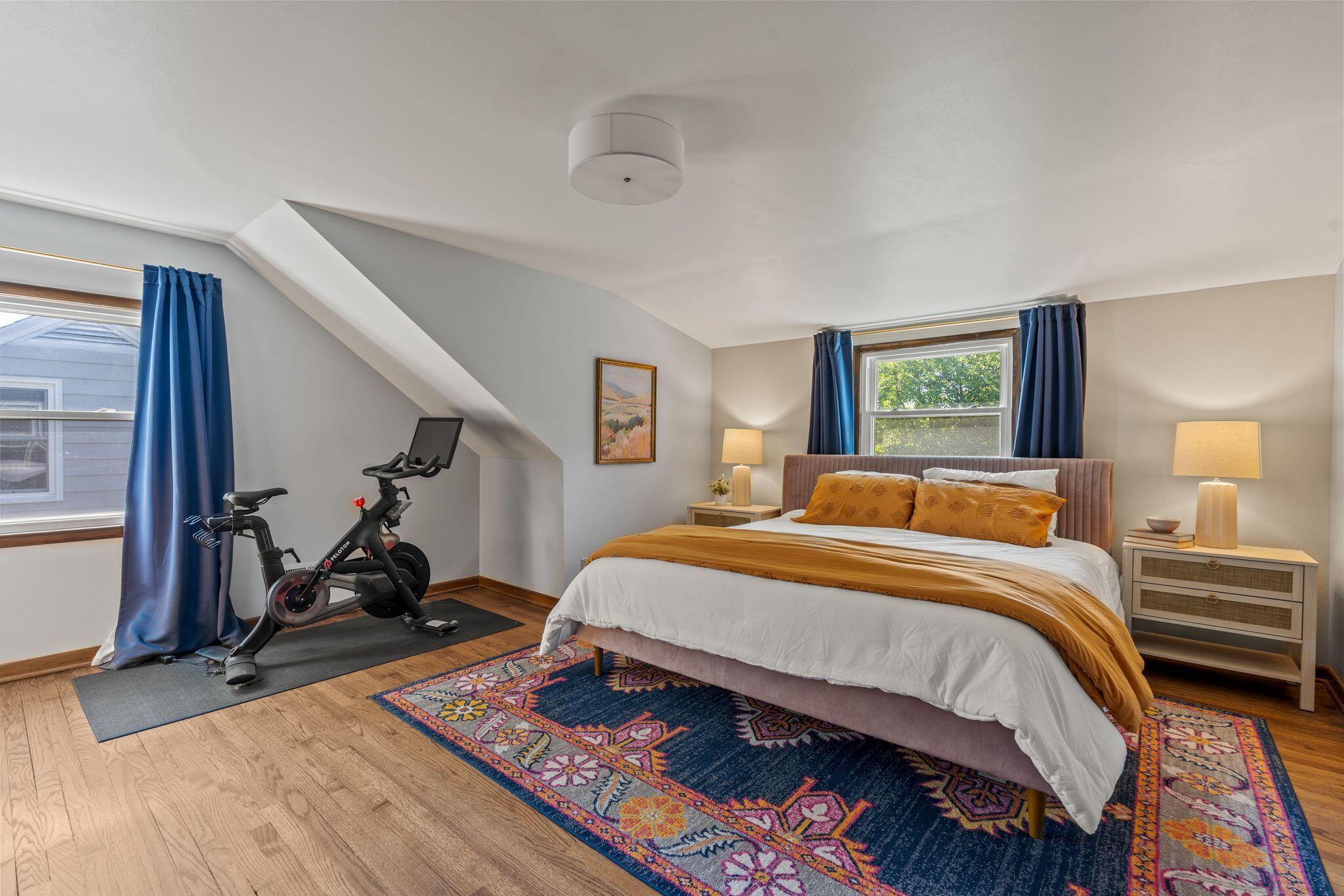 515 W Manor Cir