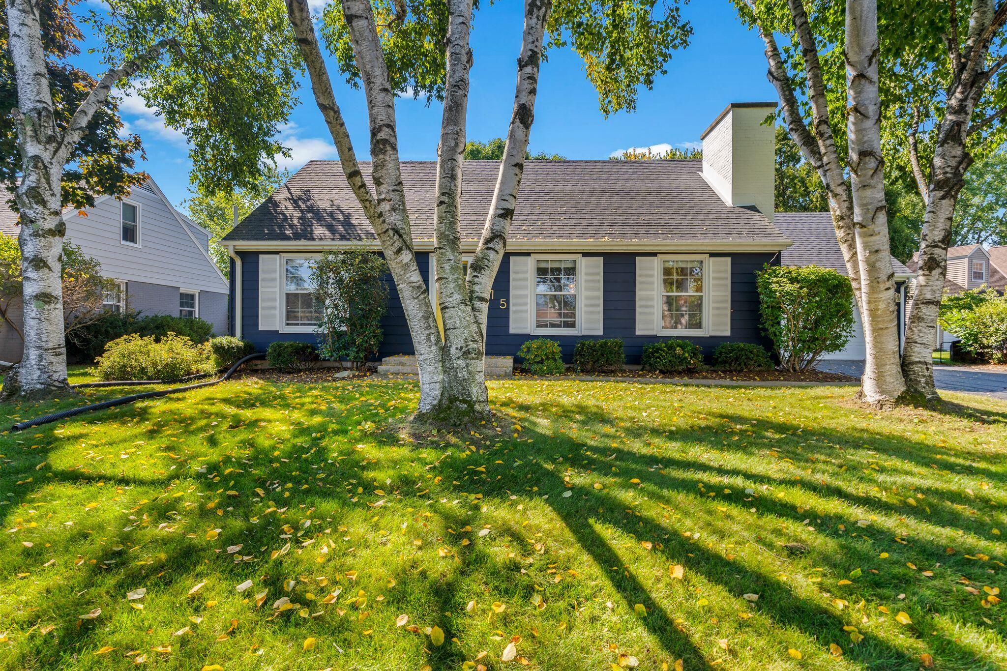 515 W Manor Cir