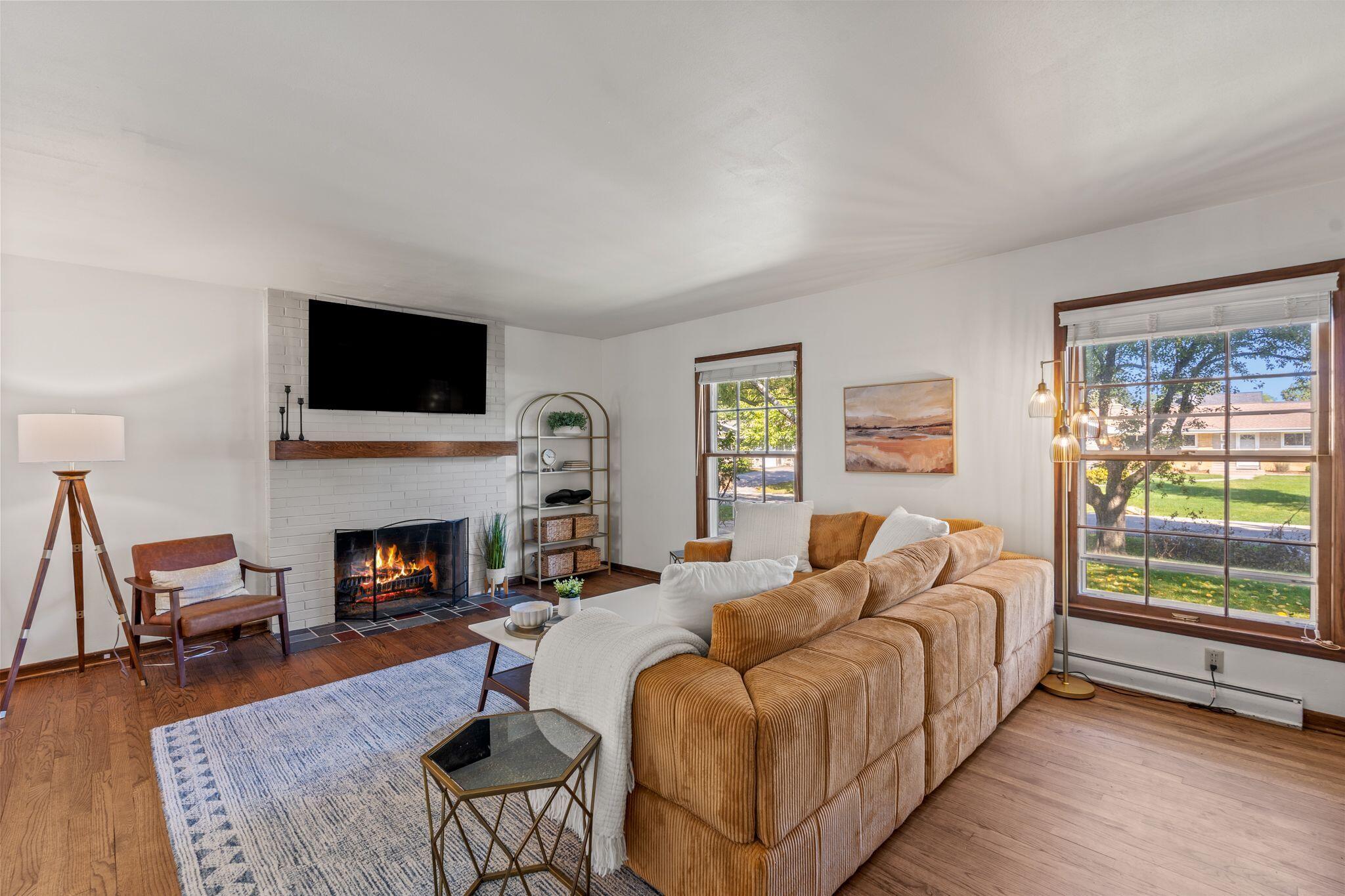 515 W Manor Cir
