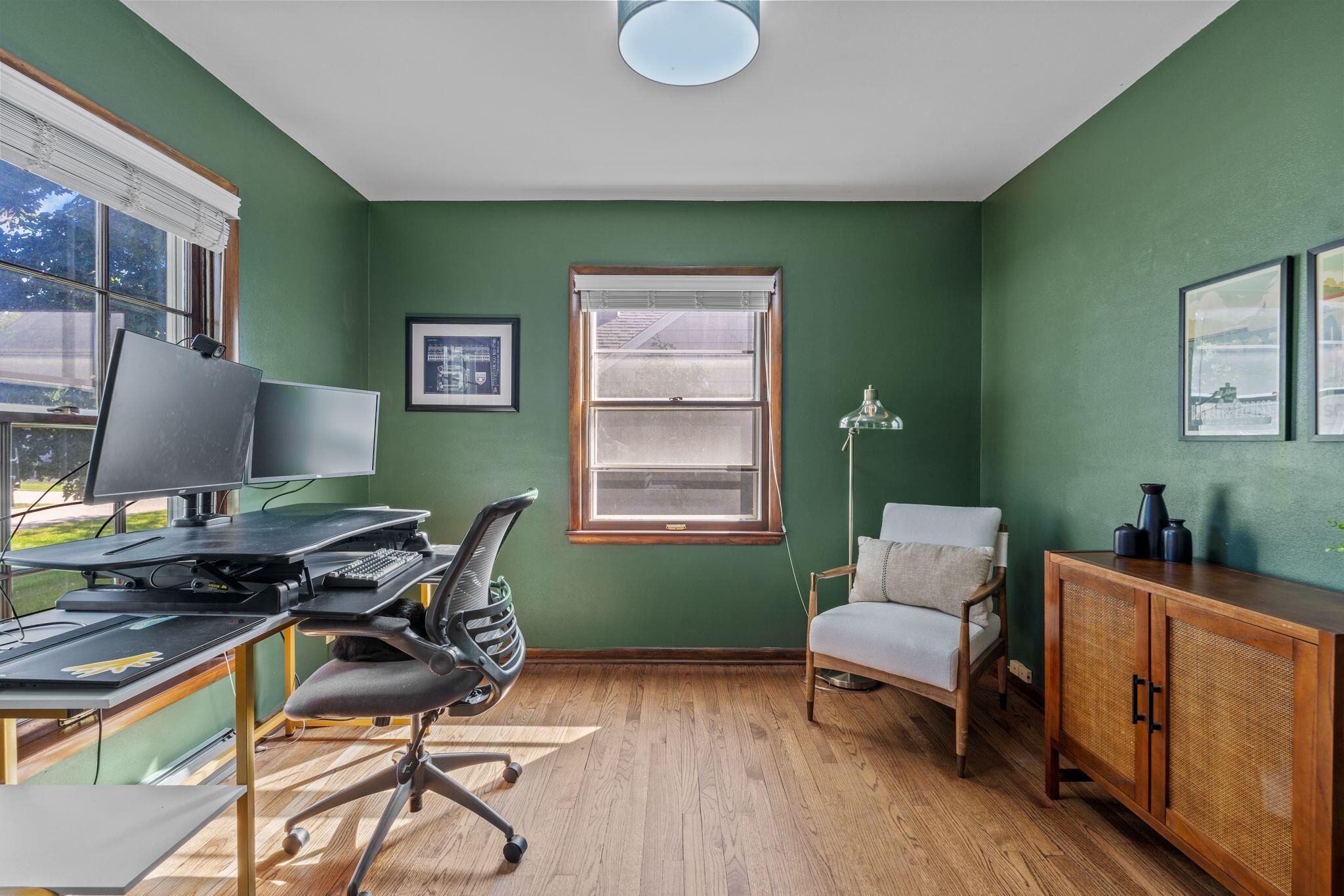 515 W Manor Cir