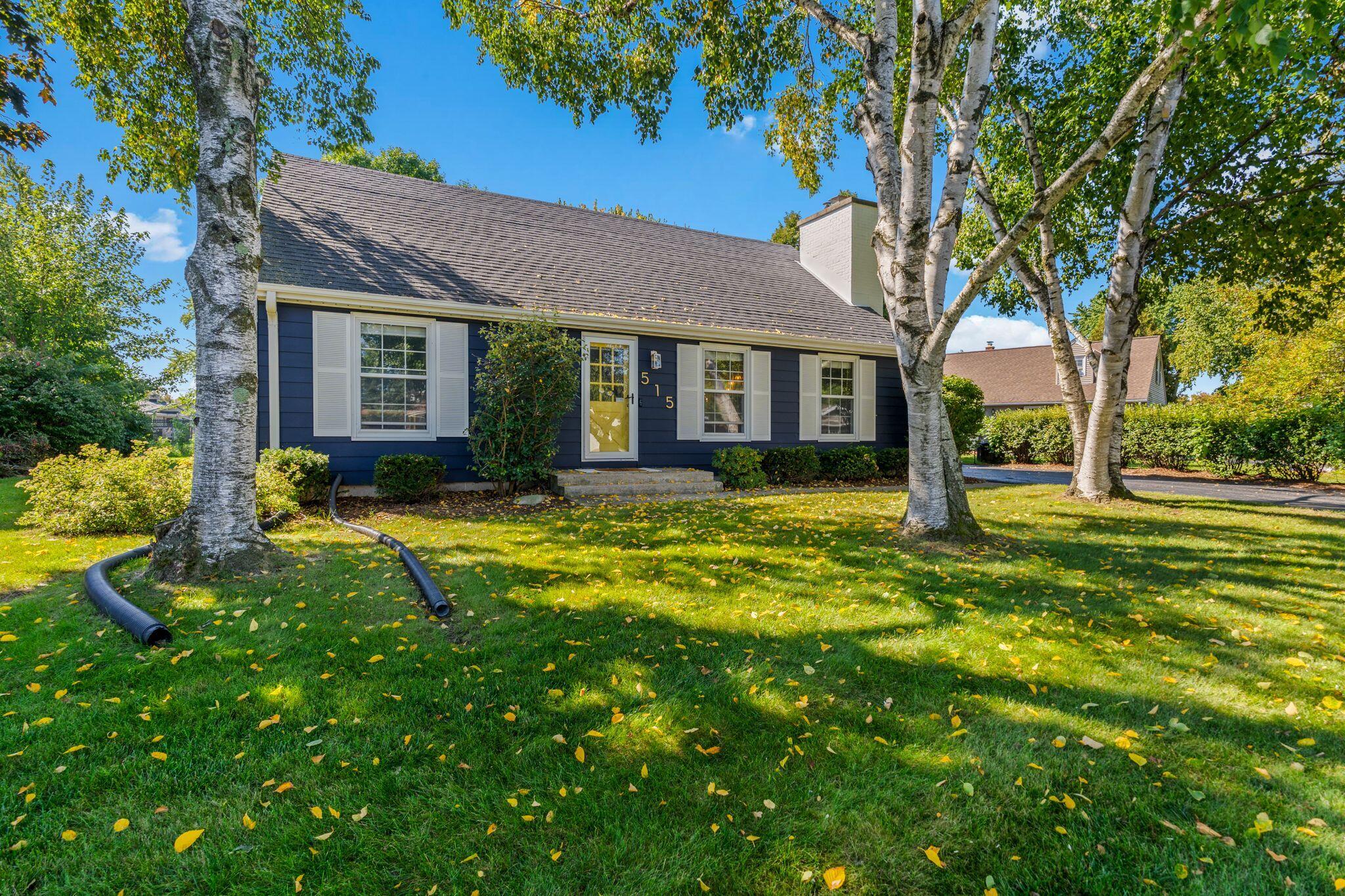 515 W Manor Cir