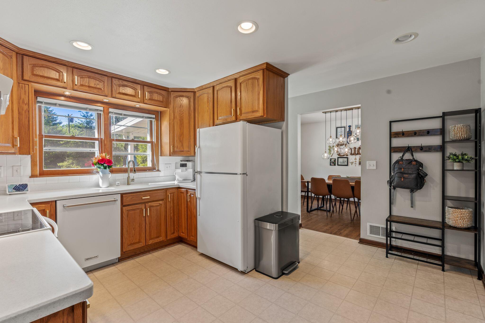 515 W Manor Cir