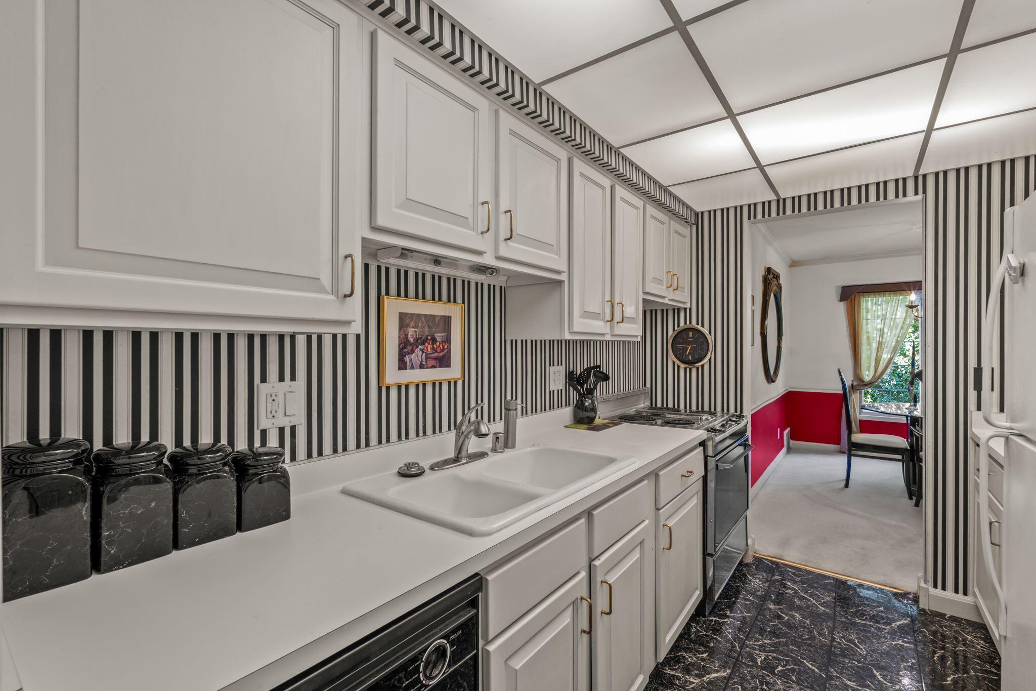 12990 W Bluemound Rd Unit: 204
