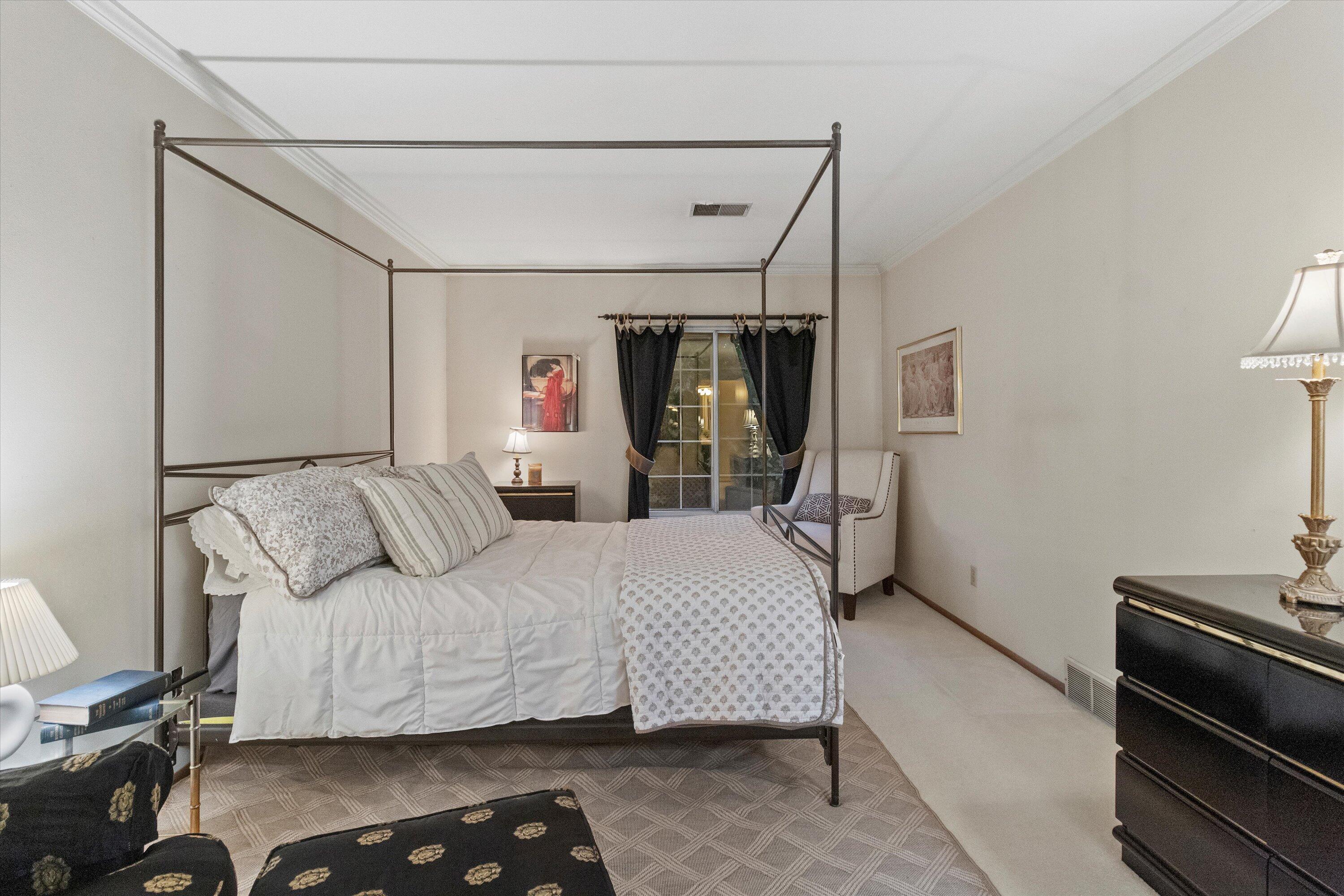 12990 W Bluemound Rd Unit: 204