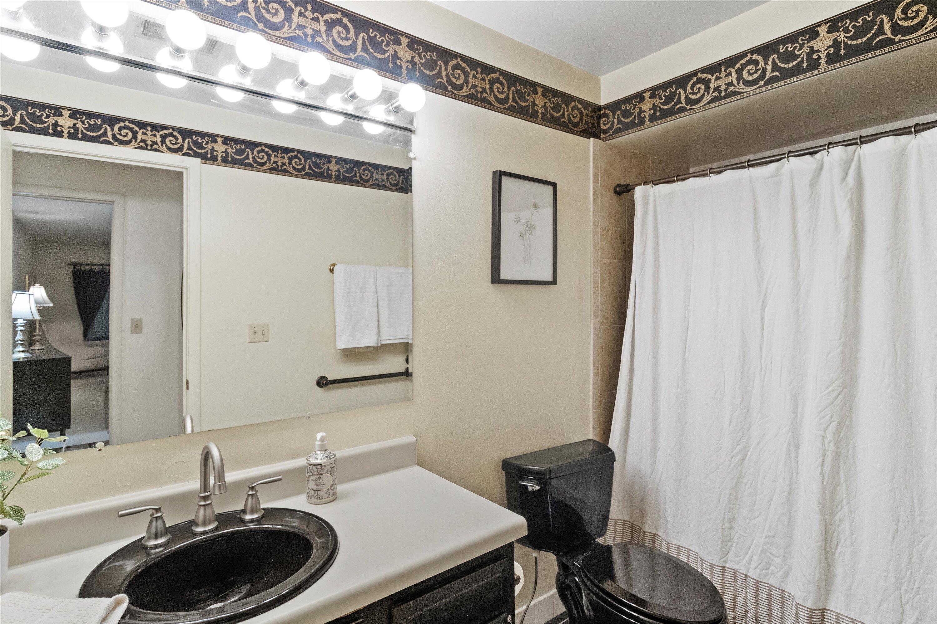 12990 W Bluemound Rd Unit: 204