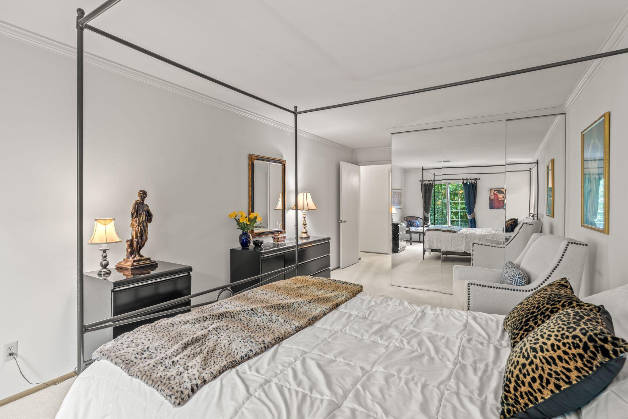 12990 W Bluemound Rd Unit: 204