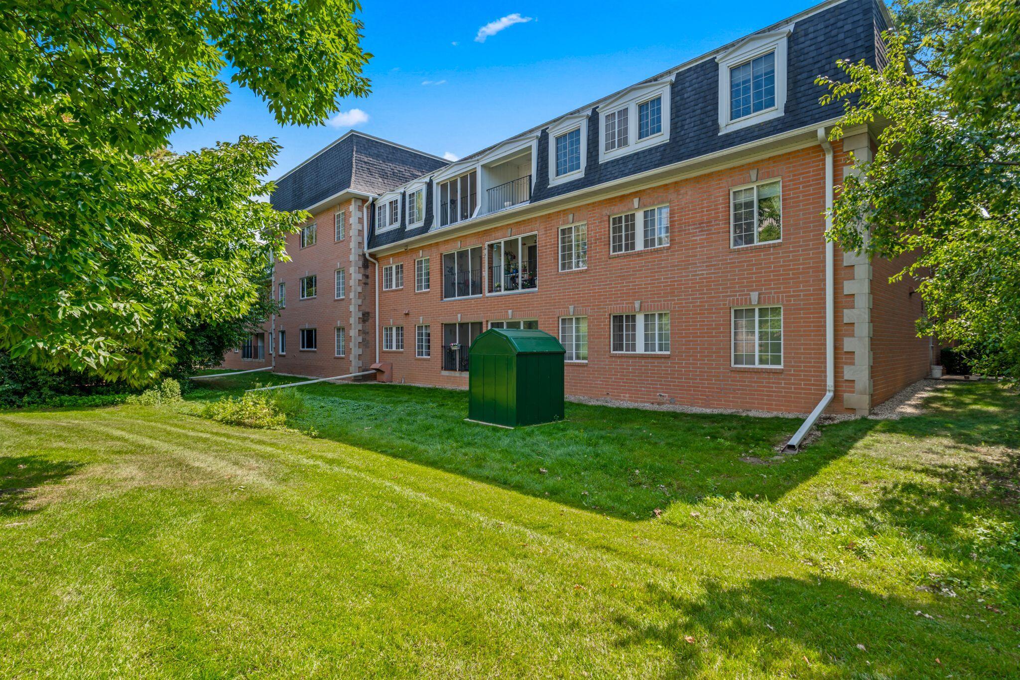 12990 W Bluemound Rd Unit: 204