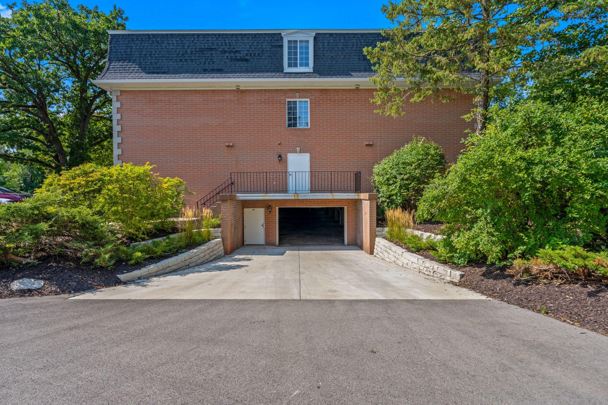 12990 W Bluemound Rd Unit: 204