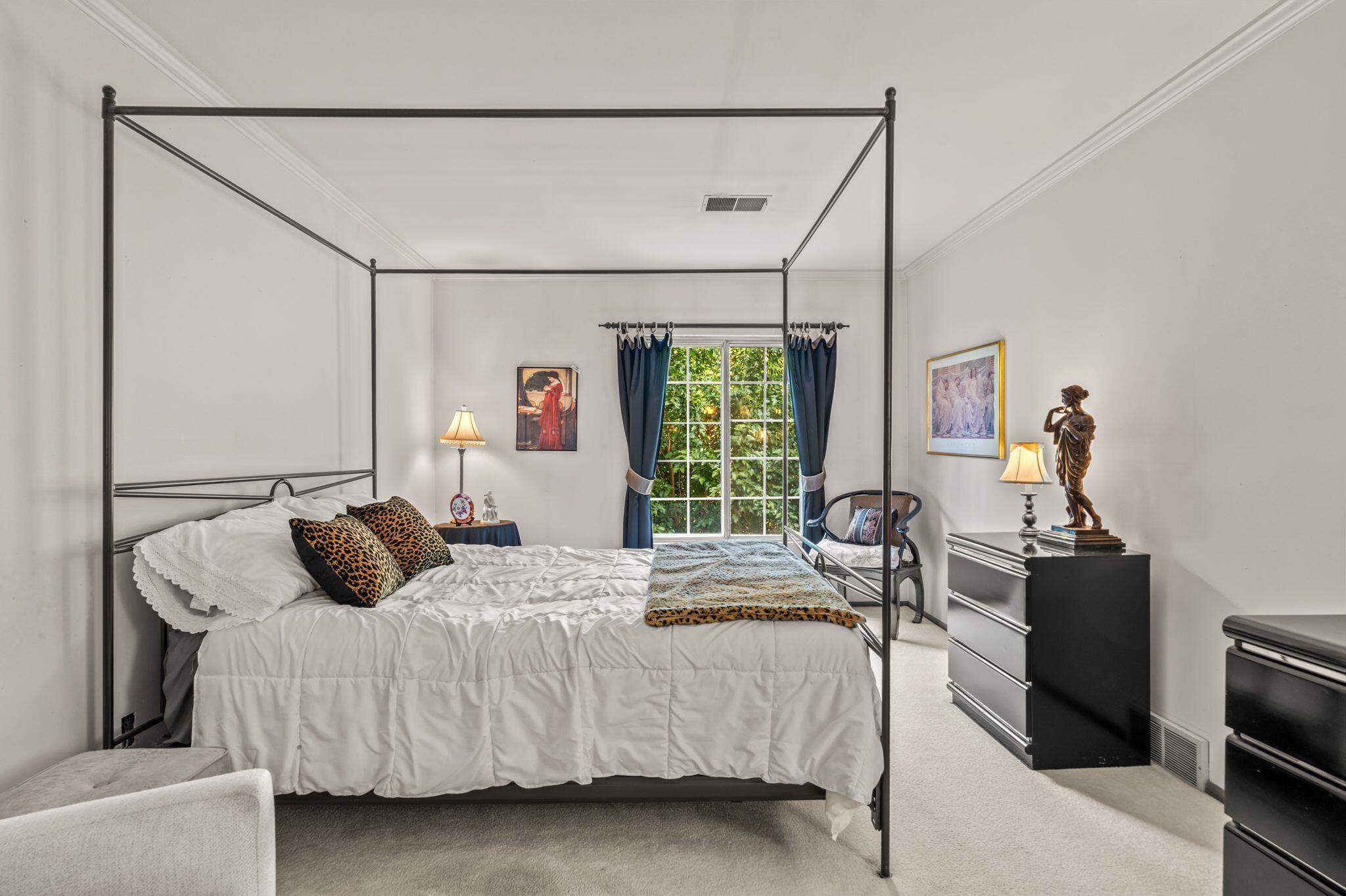 12990 W Bluemound Rd Unit: 204