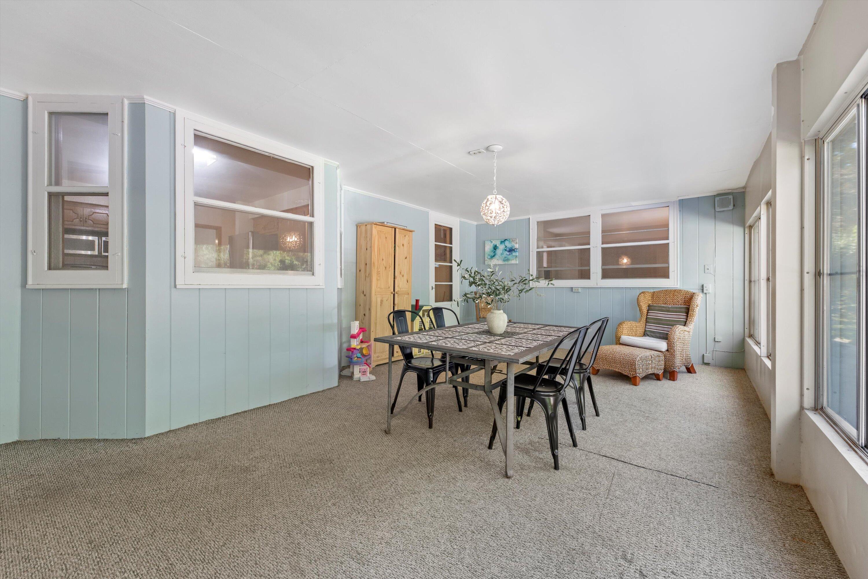 4532 W Ravine Ln
