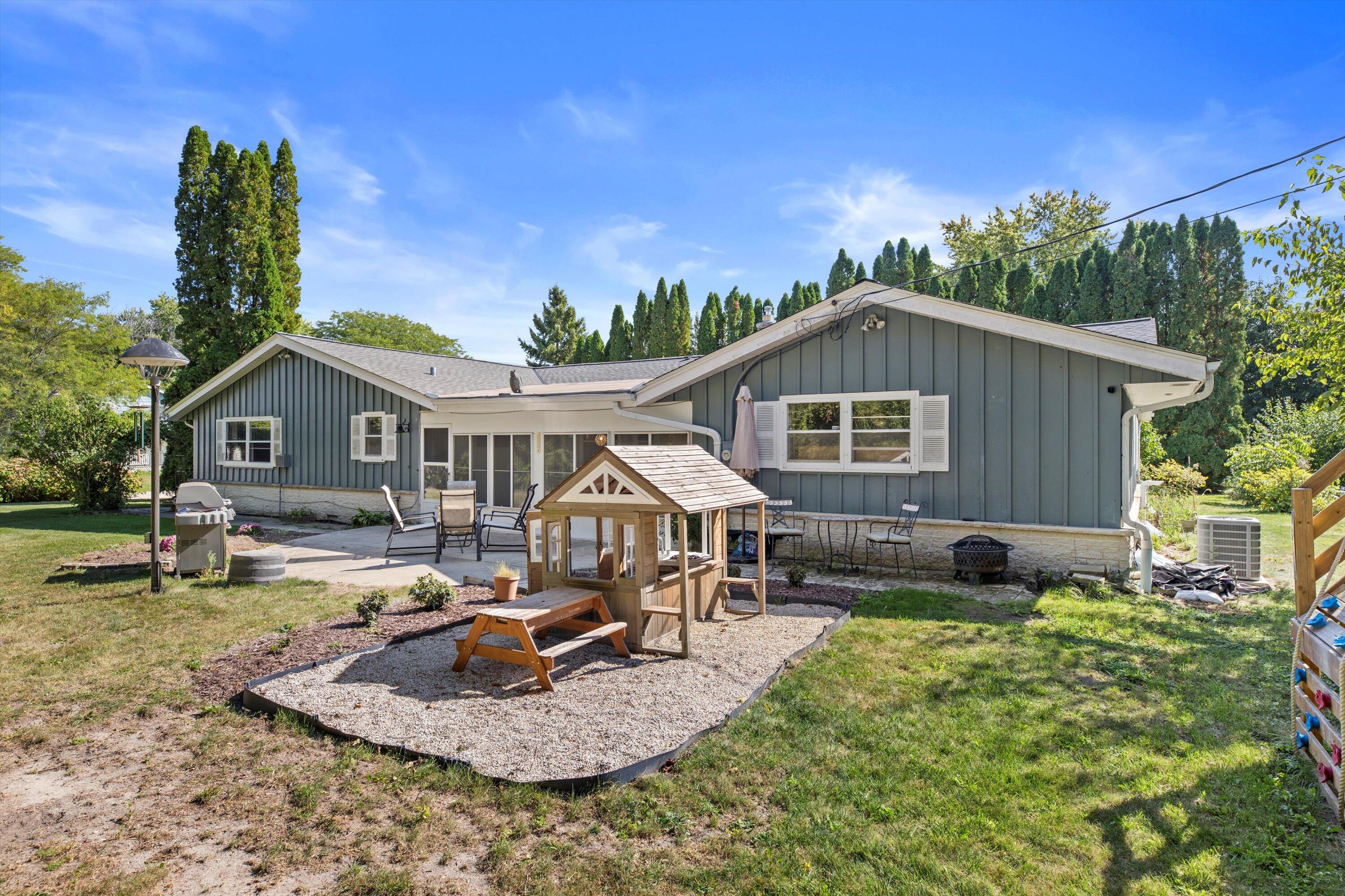 4532 W Ravine Ln