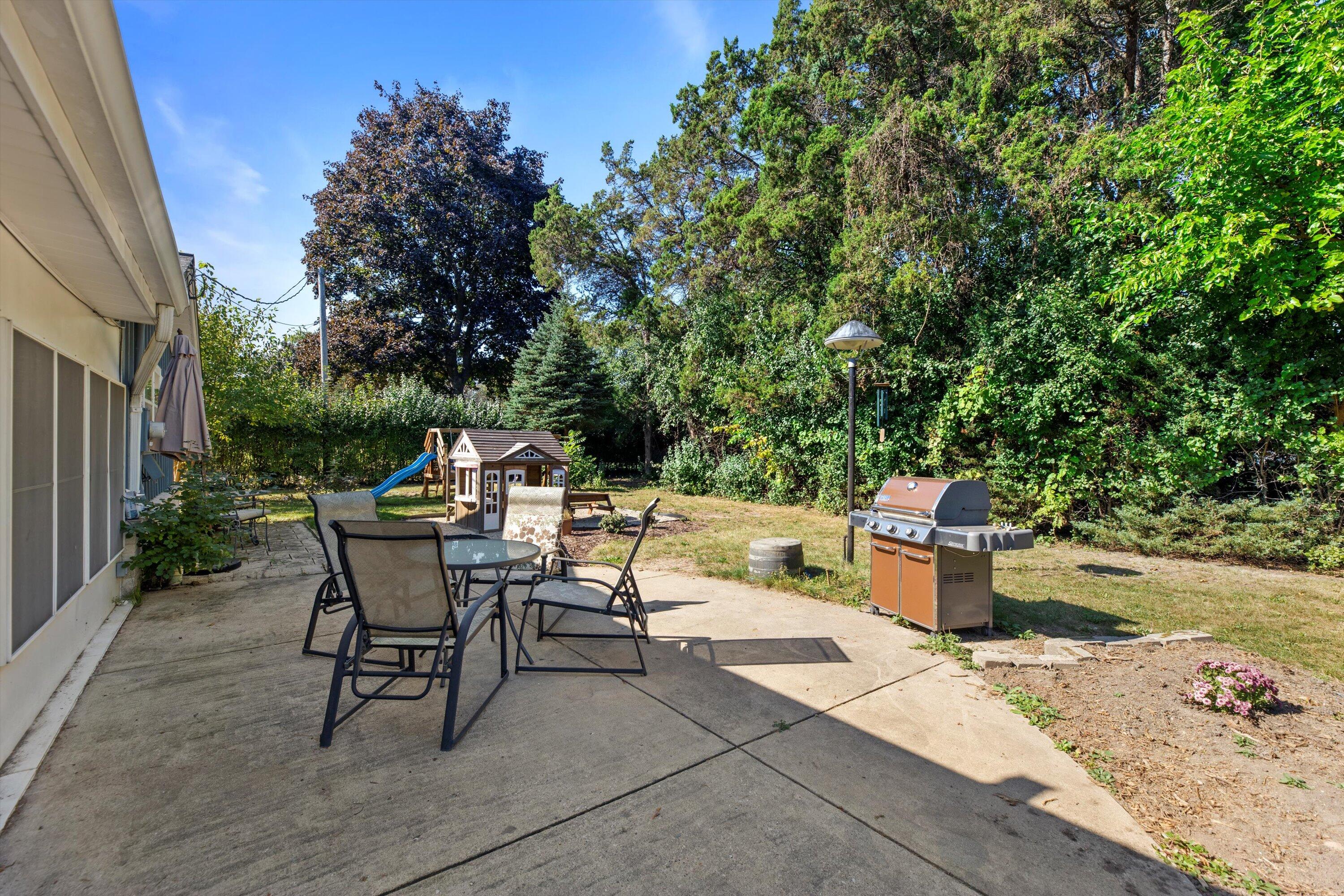 4532 W Ravine Ln