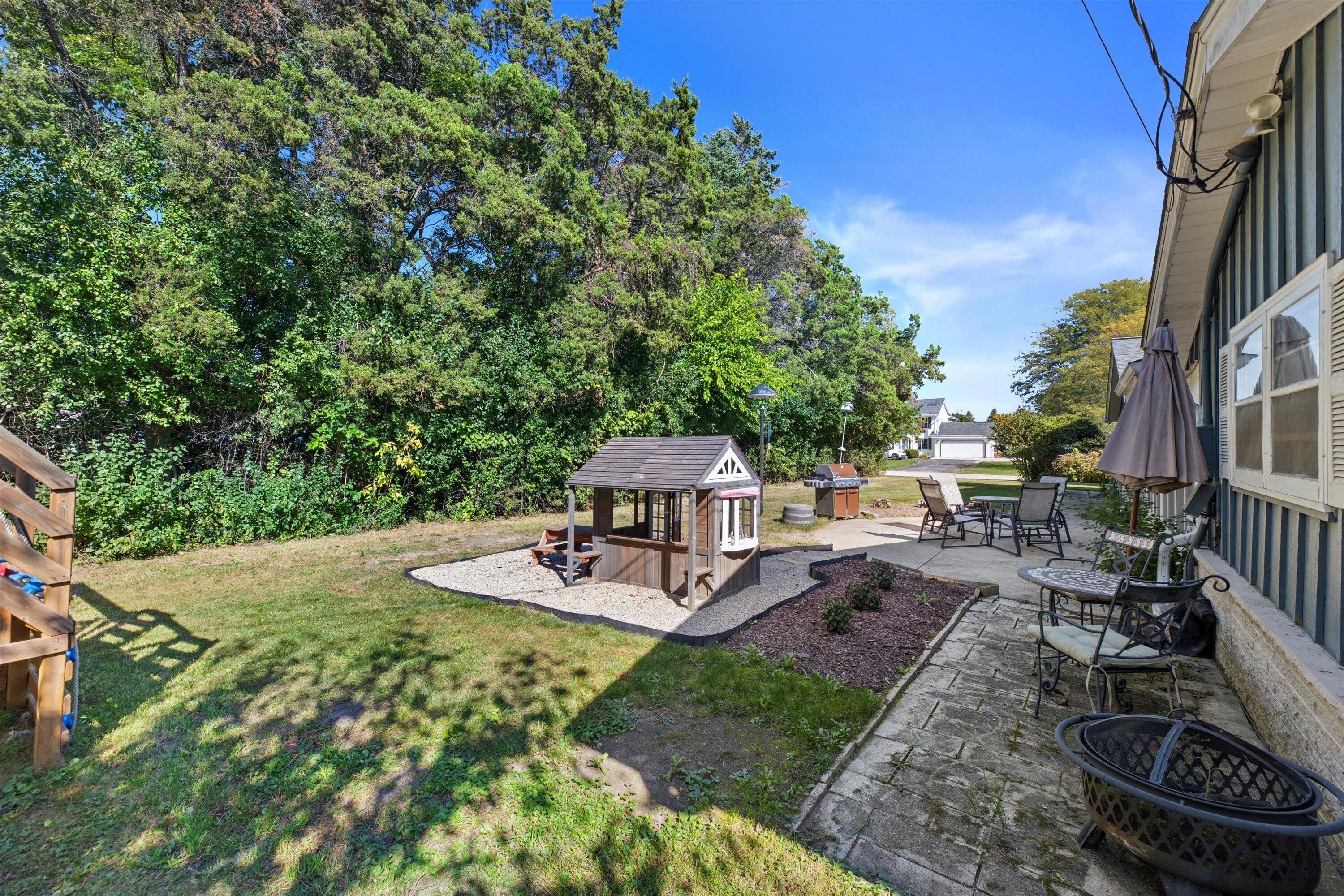 4532 W Ravine Ln