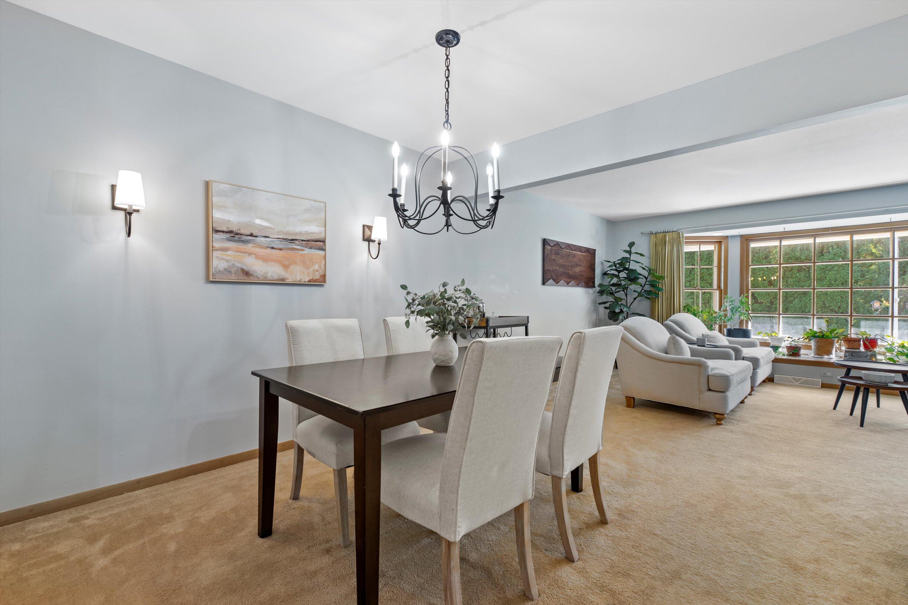4532 W Ravine Ln