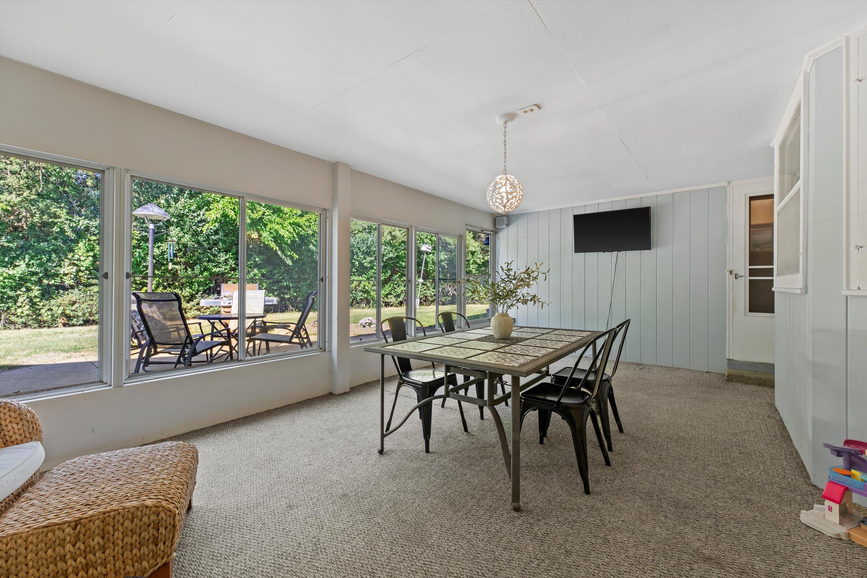 4532 W Ravine Ln