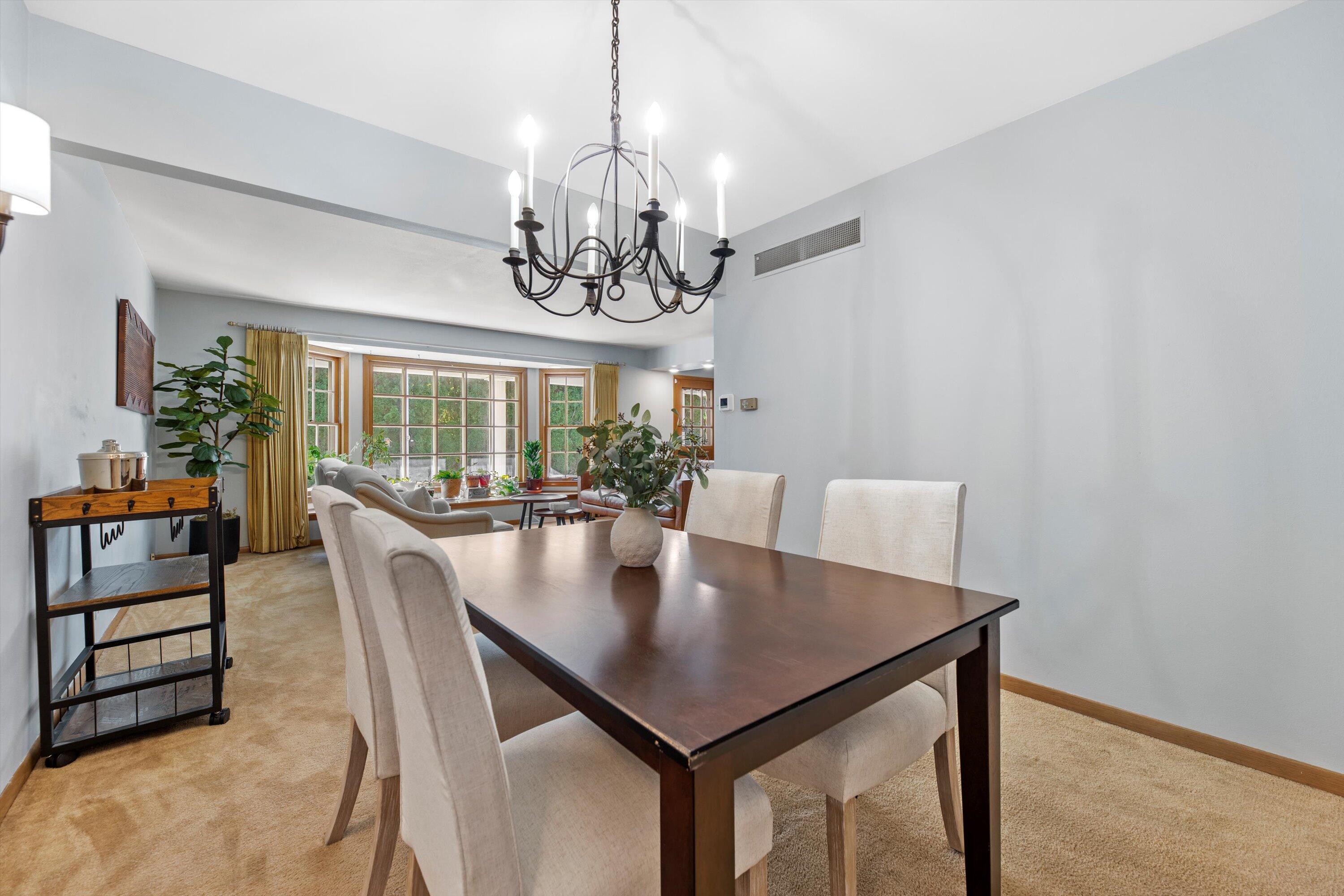 4532 W Ravine Ln