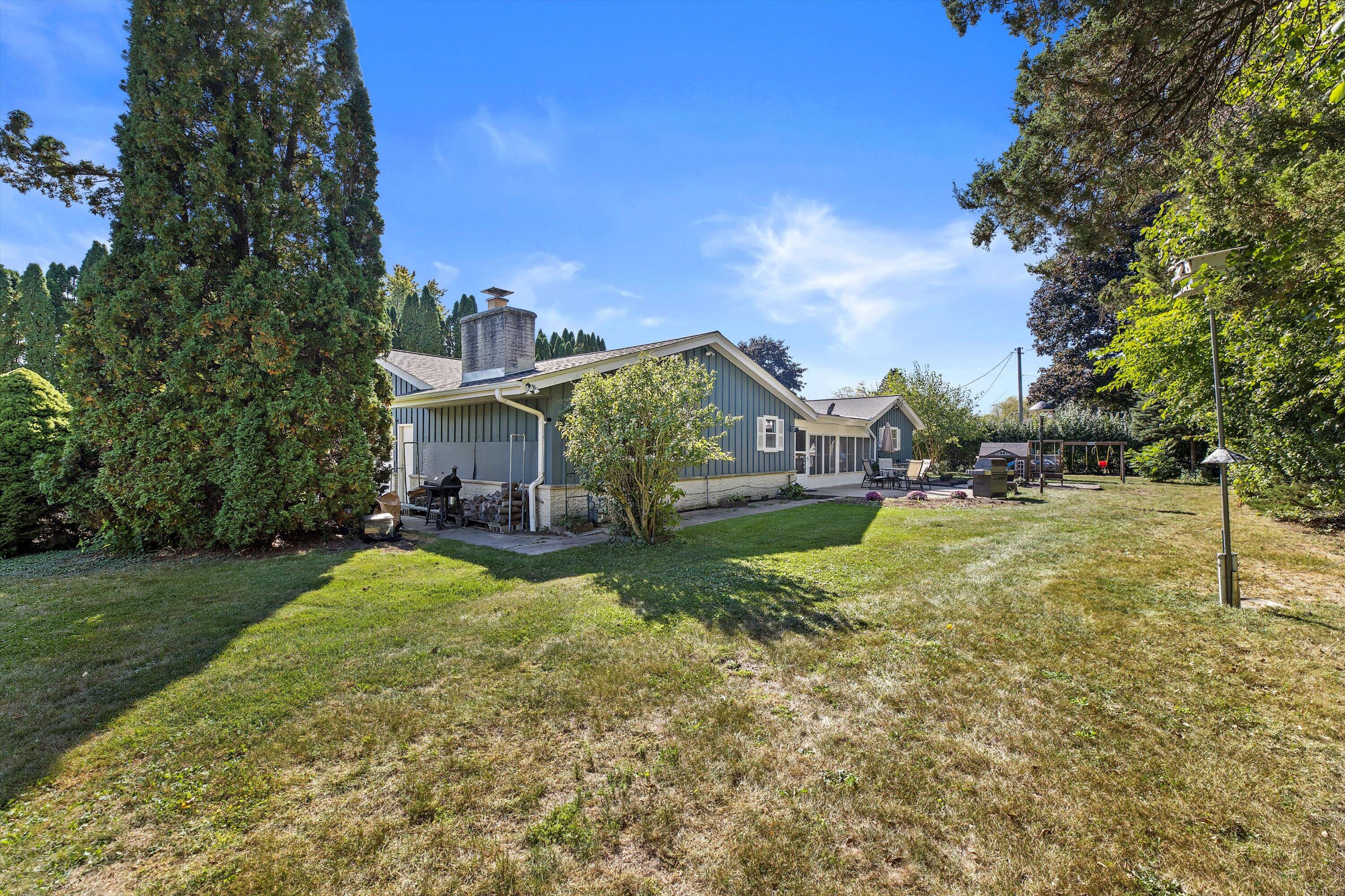 4532 W Ravine Ln
