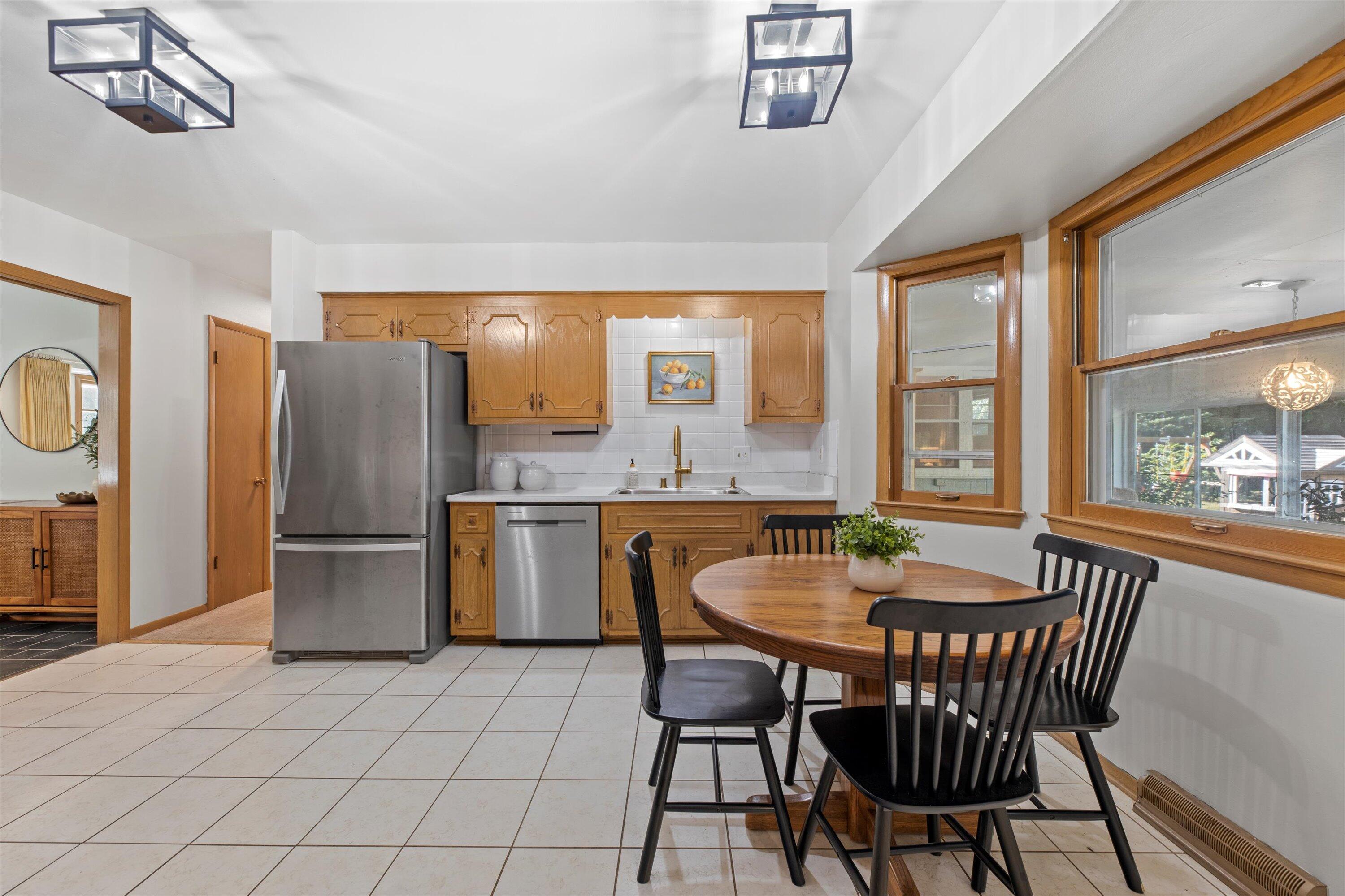 4532 W Ravine Ln