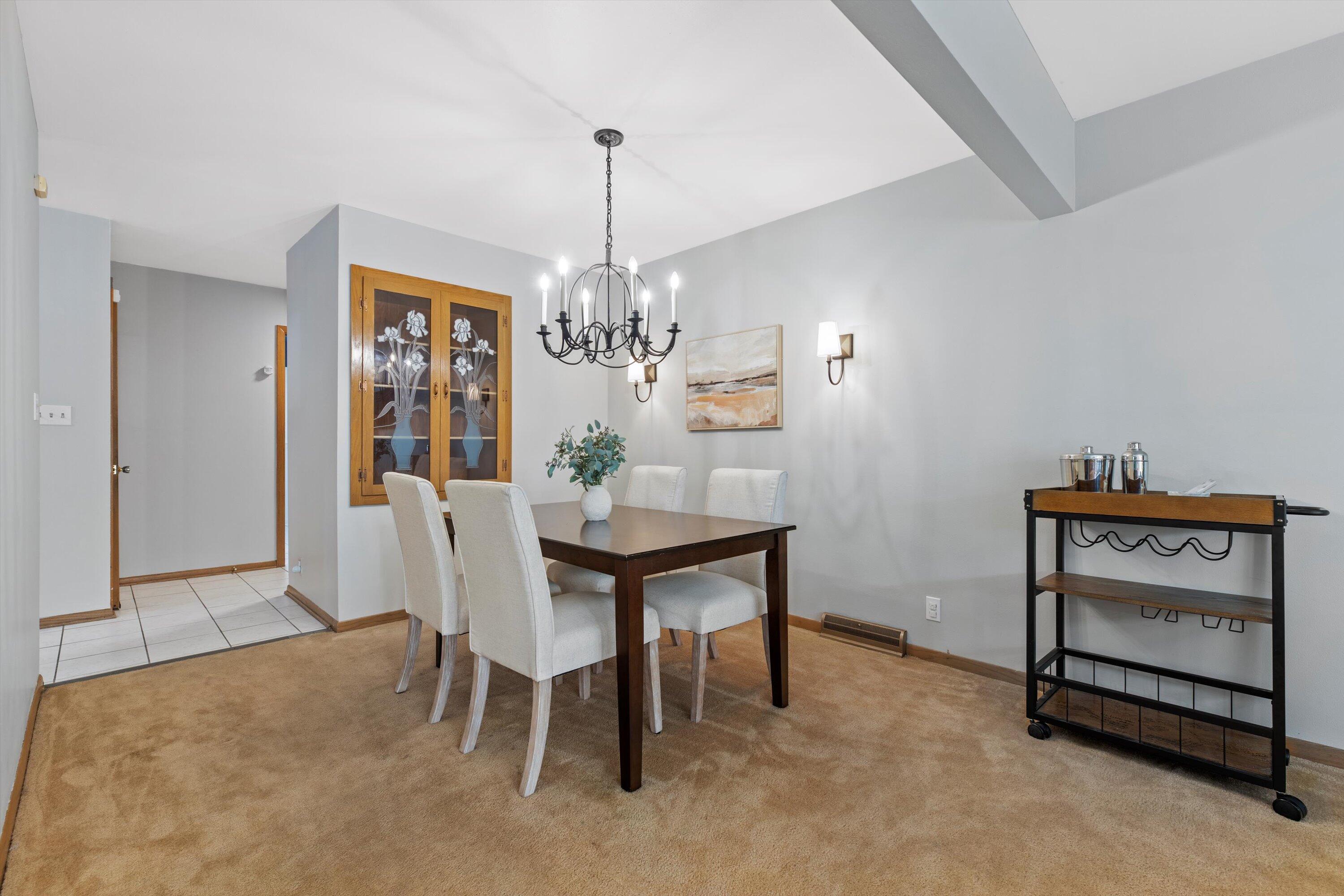 4532 W Ravine Ln