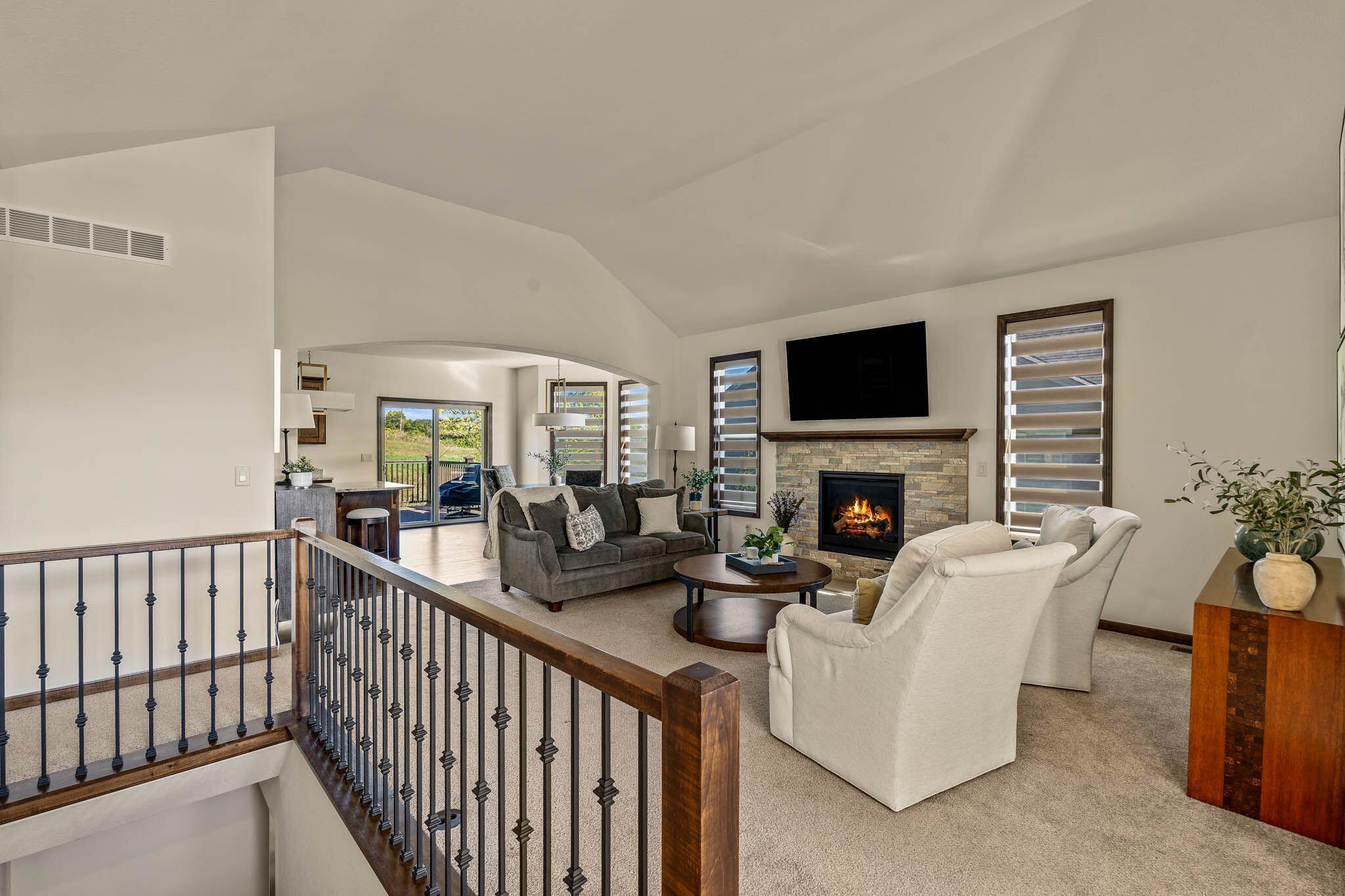 3600 Hawthorn Hill Dr