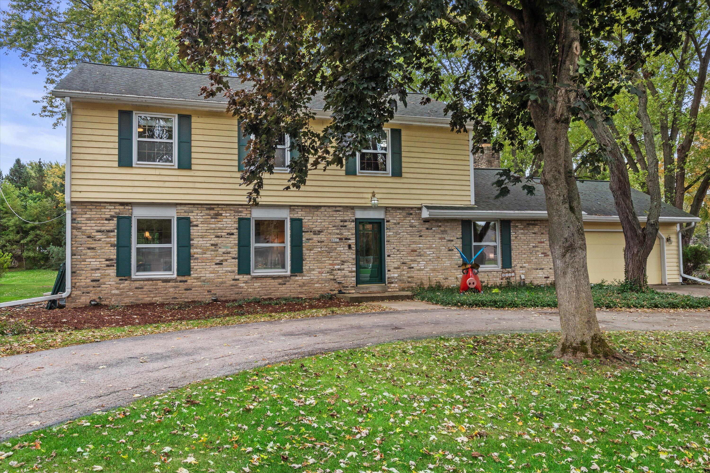 8021 W Evergreen Rd