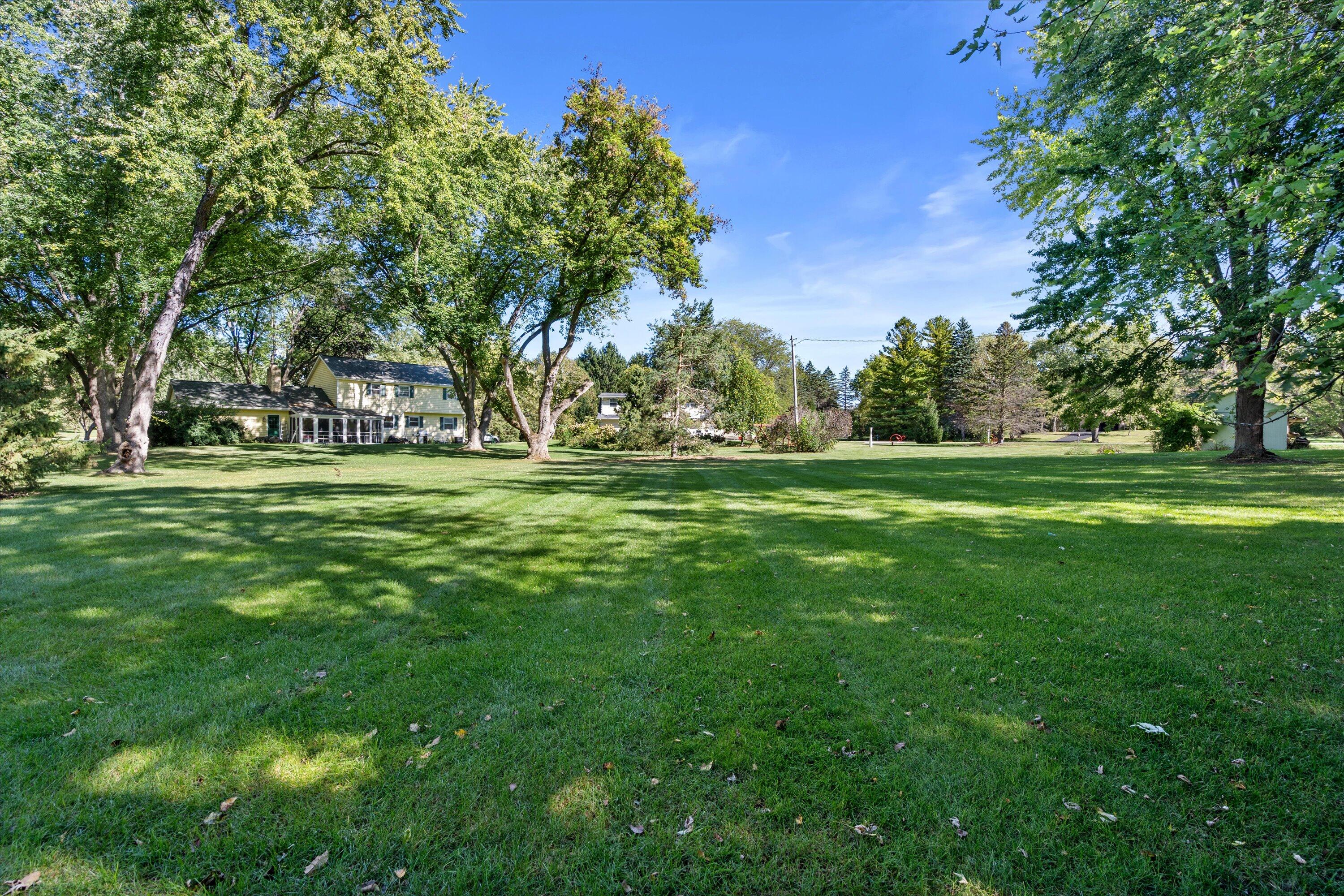 8021 W Evergreen Rd