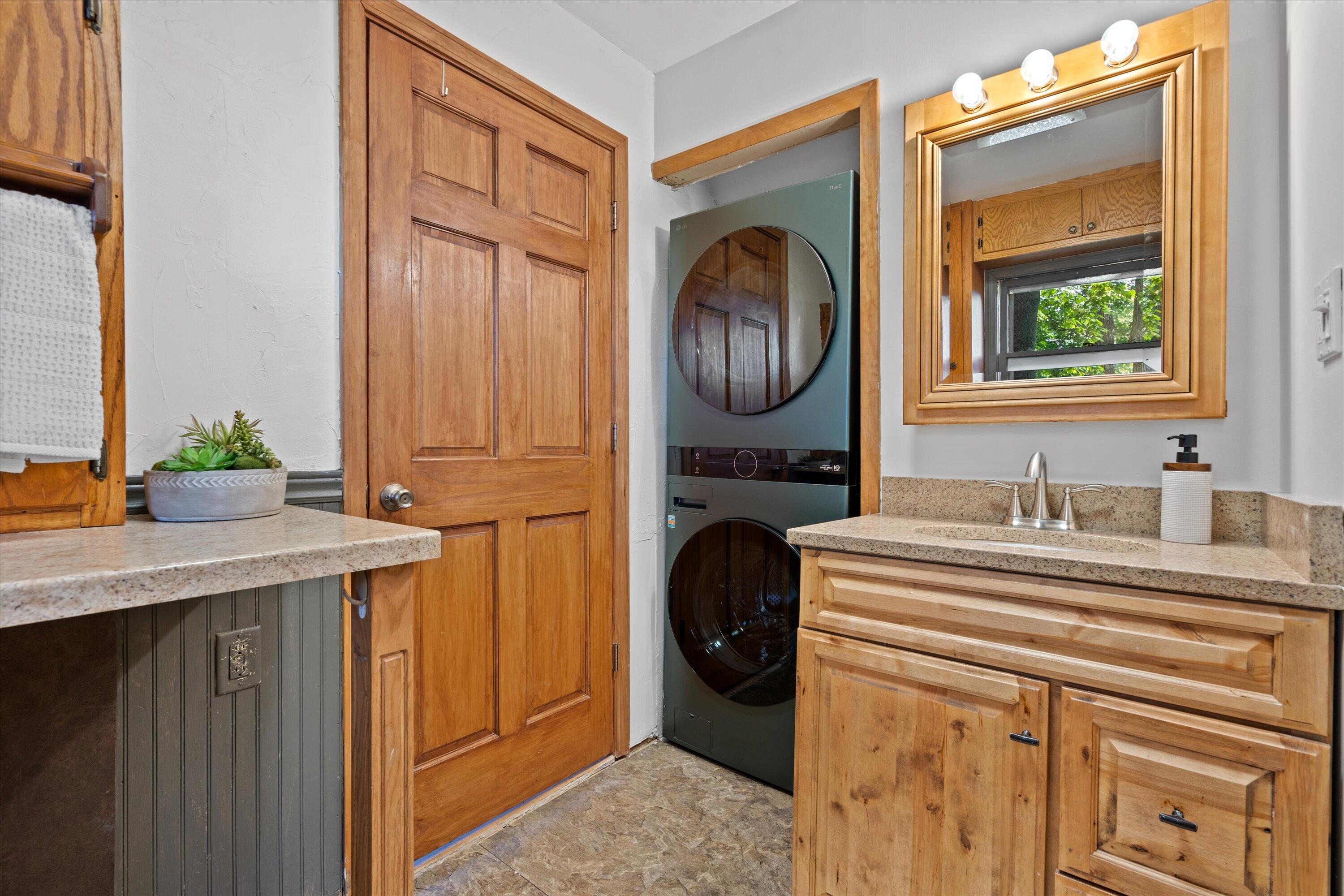 12763 N East Shoreland Dr