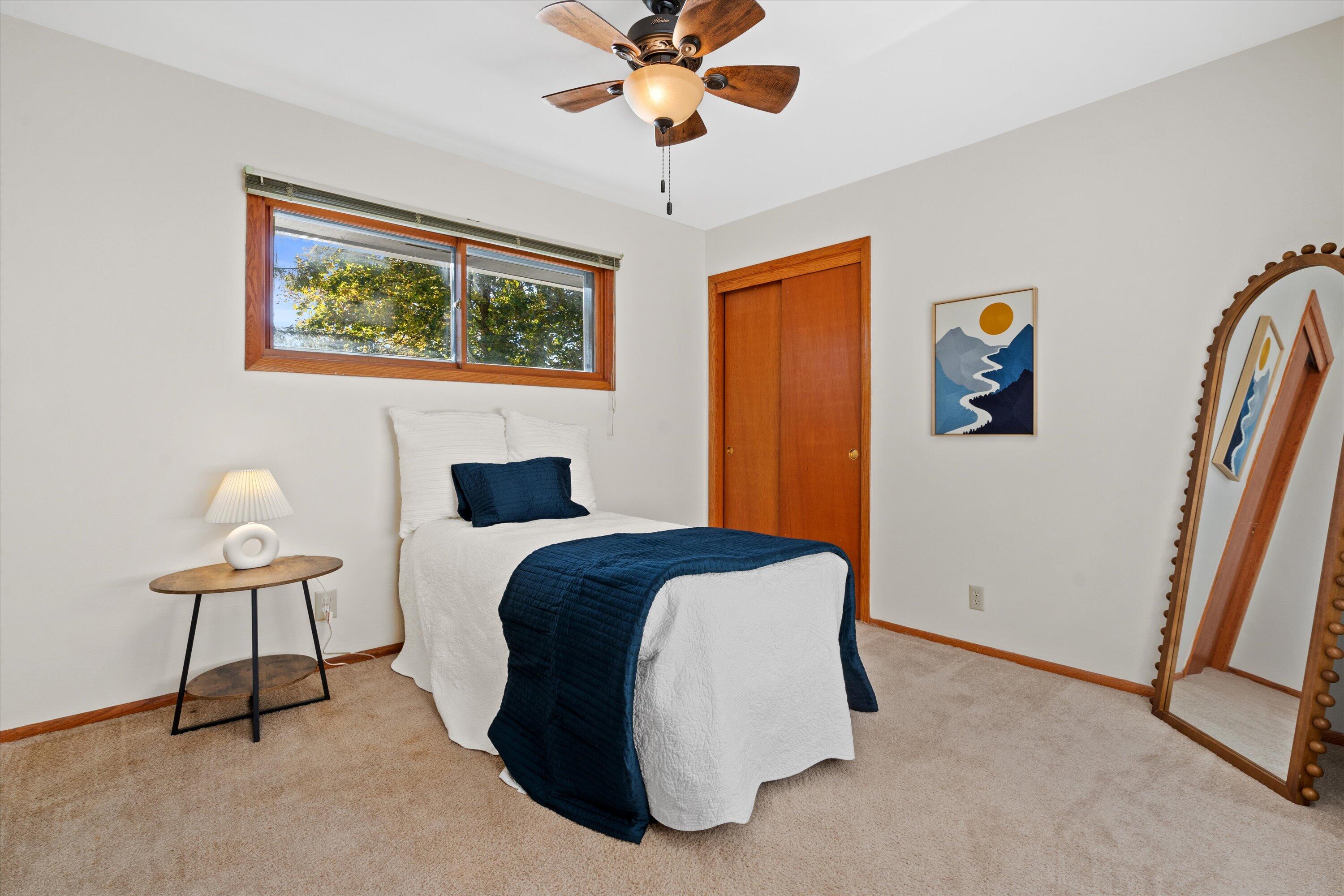 12763 N East Shoreland Dr