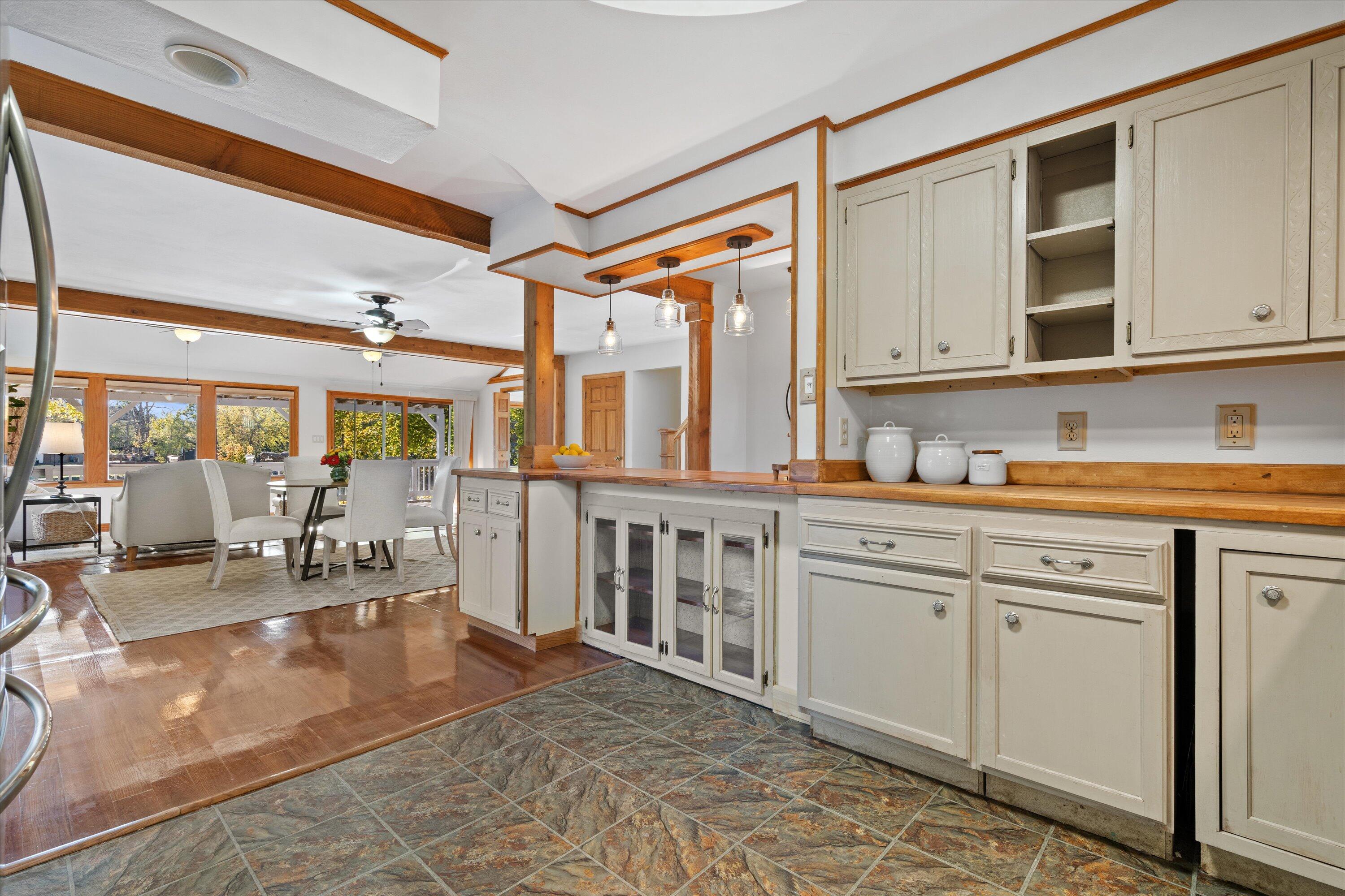 12763 N East Shoreland Dr