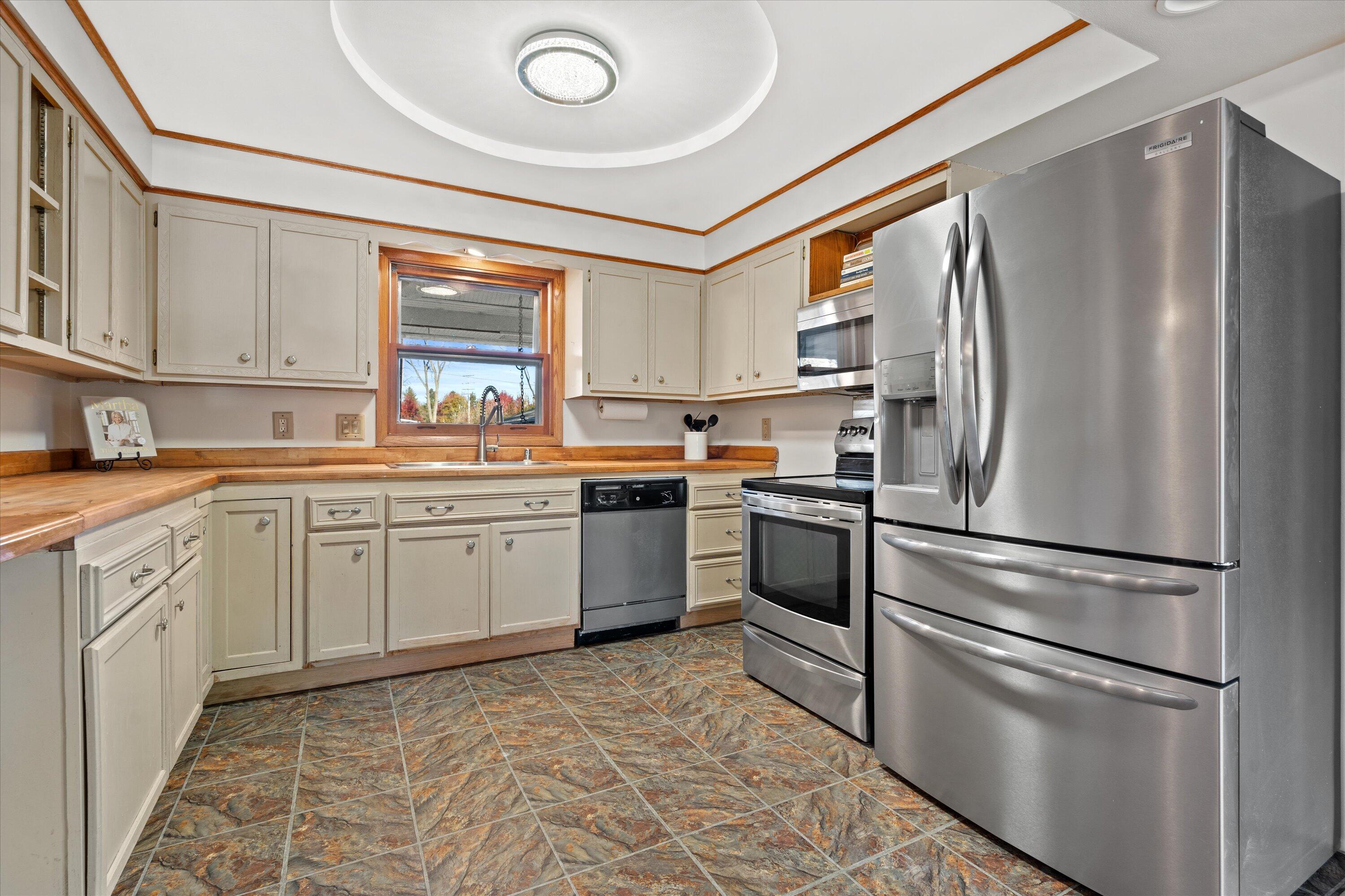 12763 N East Shoreland Dr