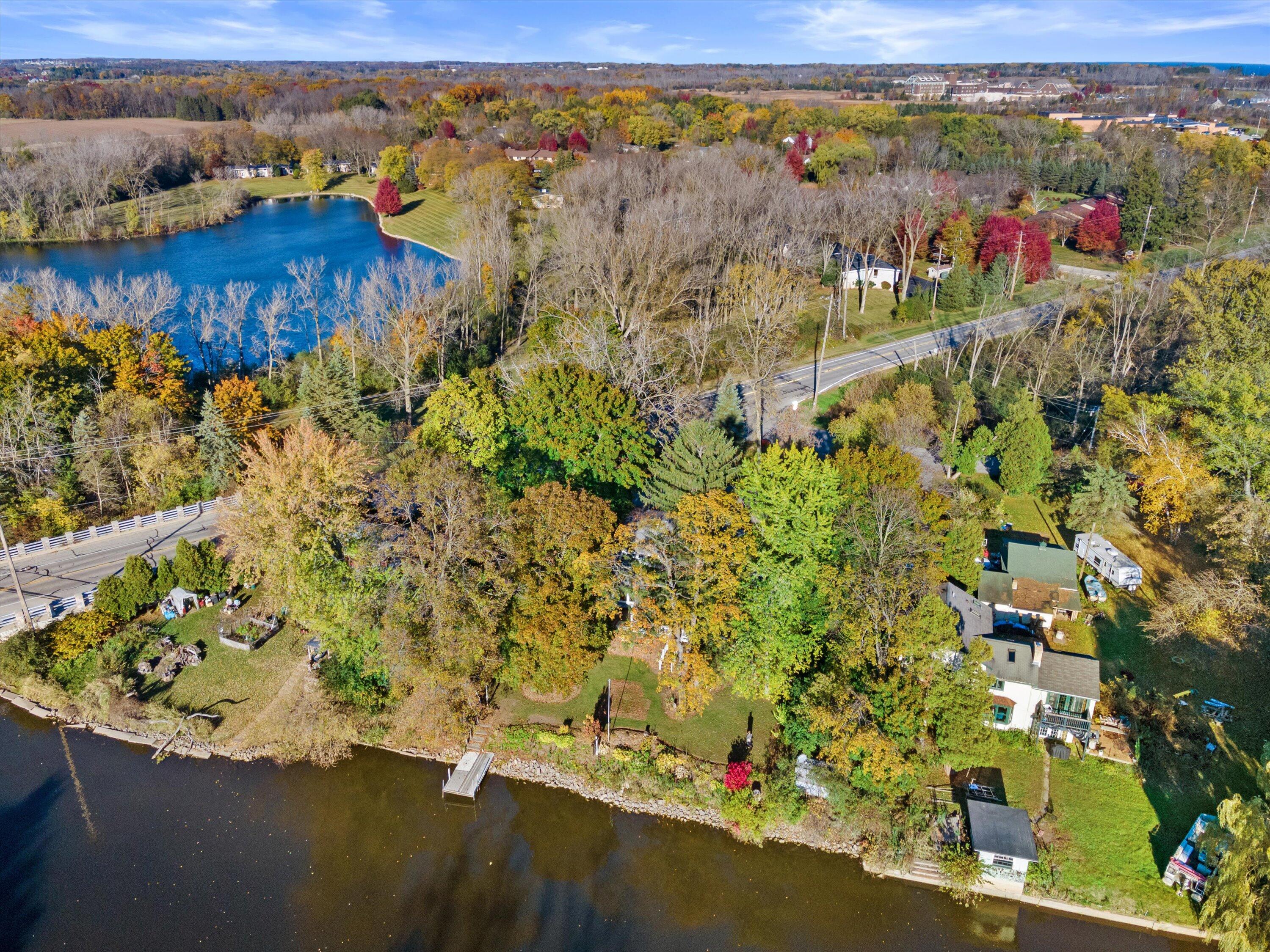 12763 N East Shoreland Dr