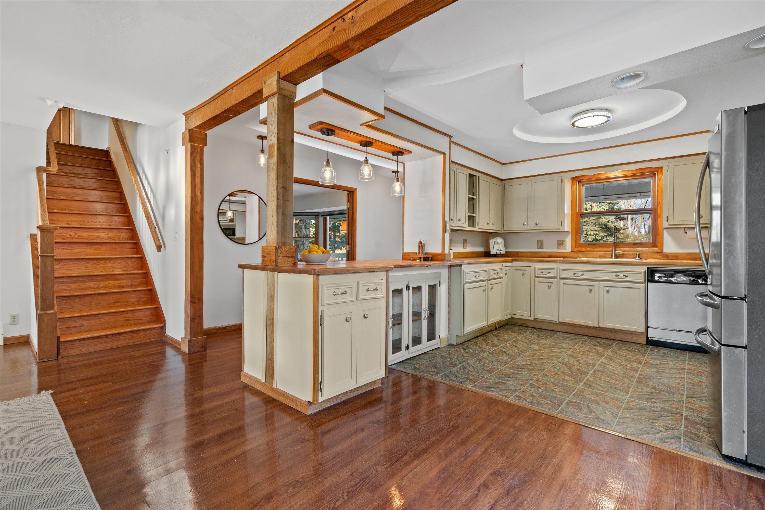 12763 N East Shoreland Dr