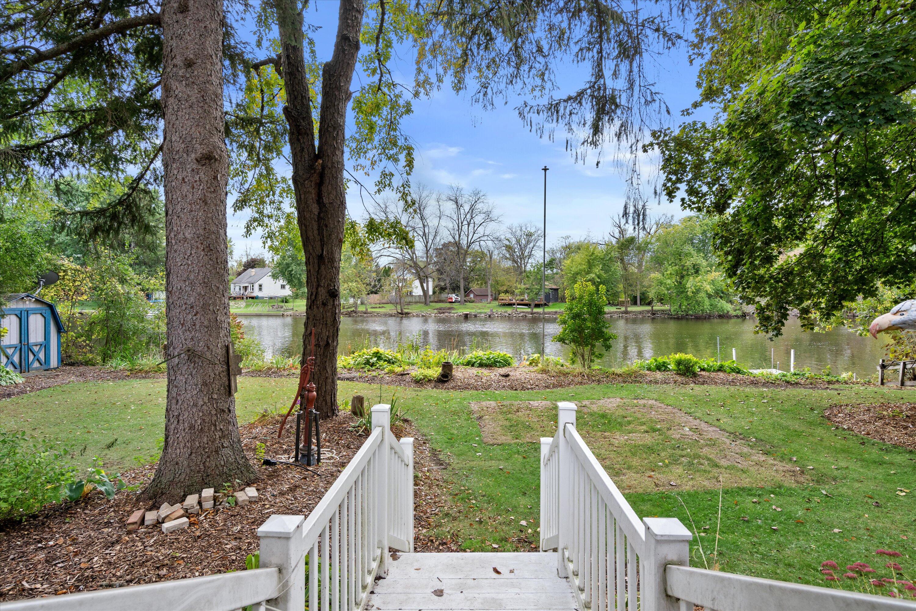 12763 N East Shoreland Dr