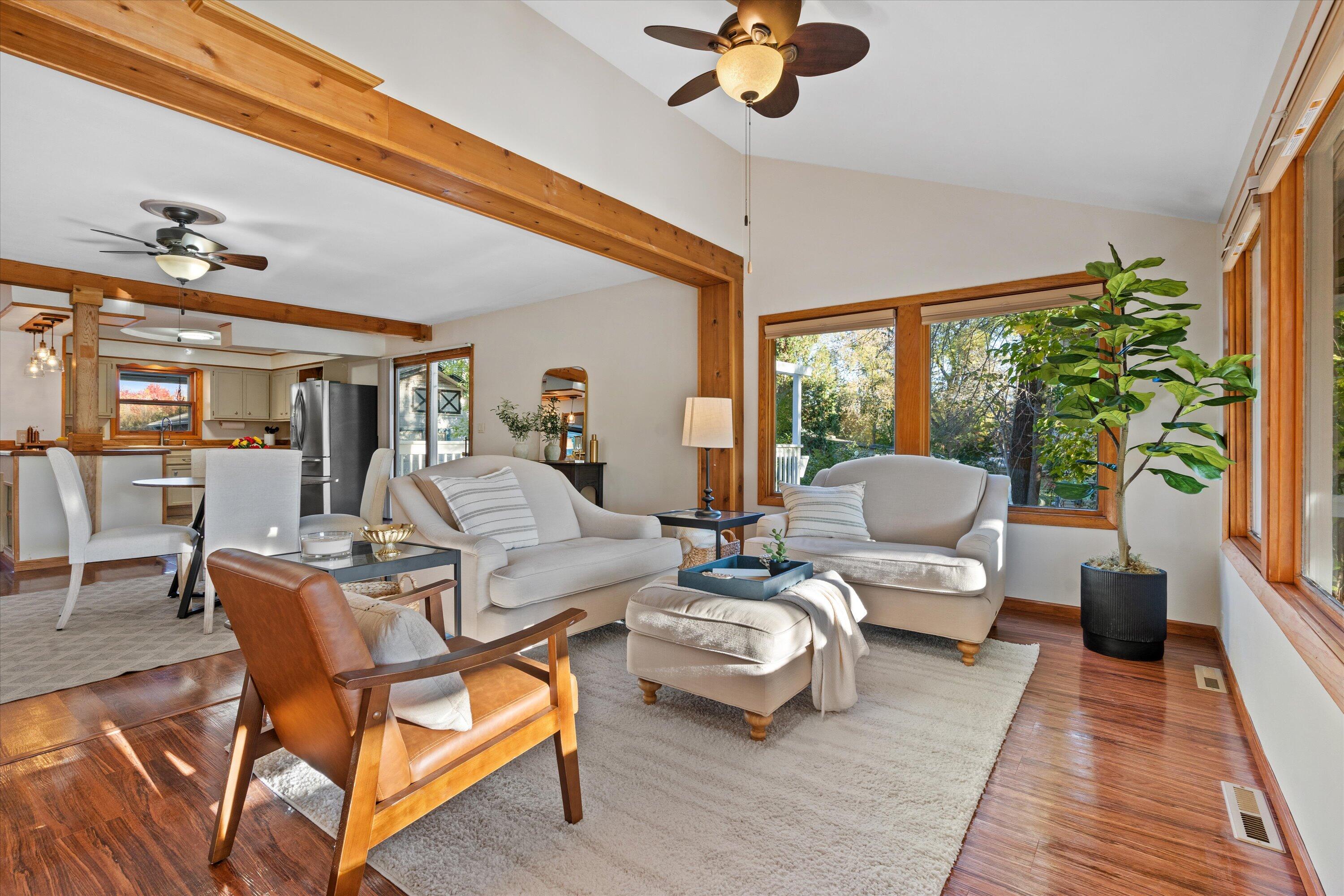 12763 N East Shoreland Dr