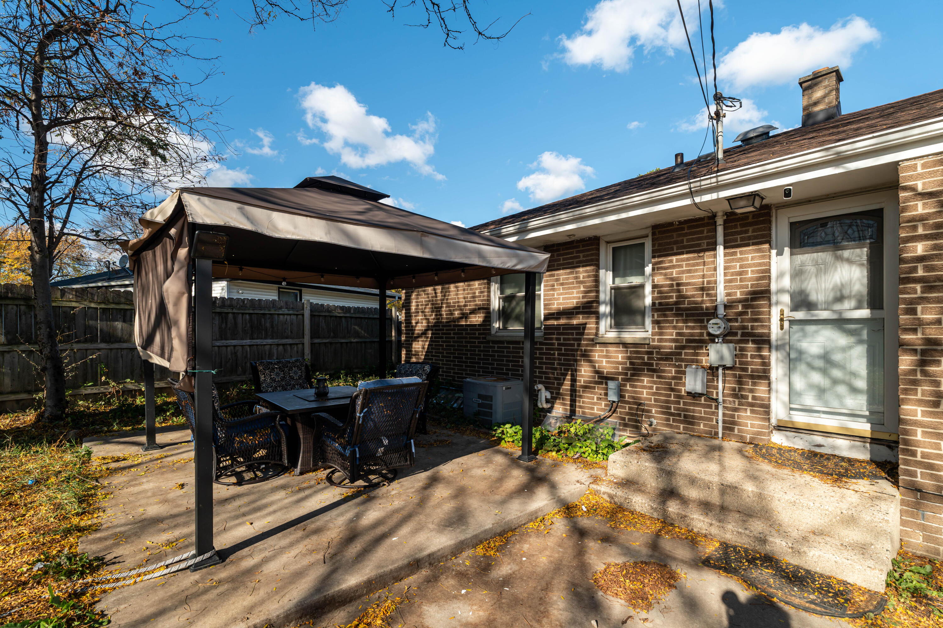 7121 W Cody Cir