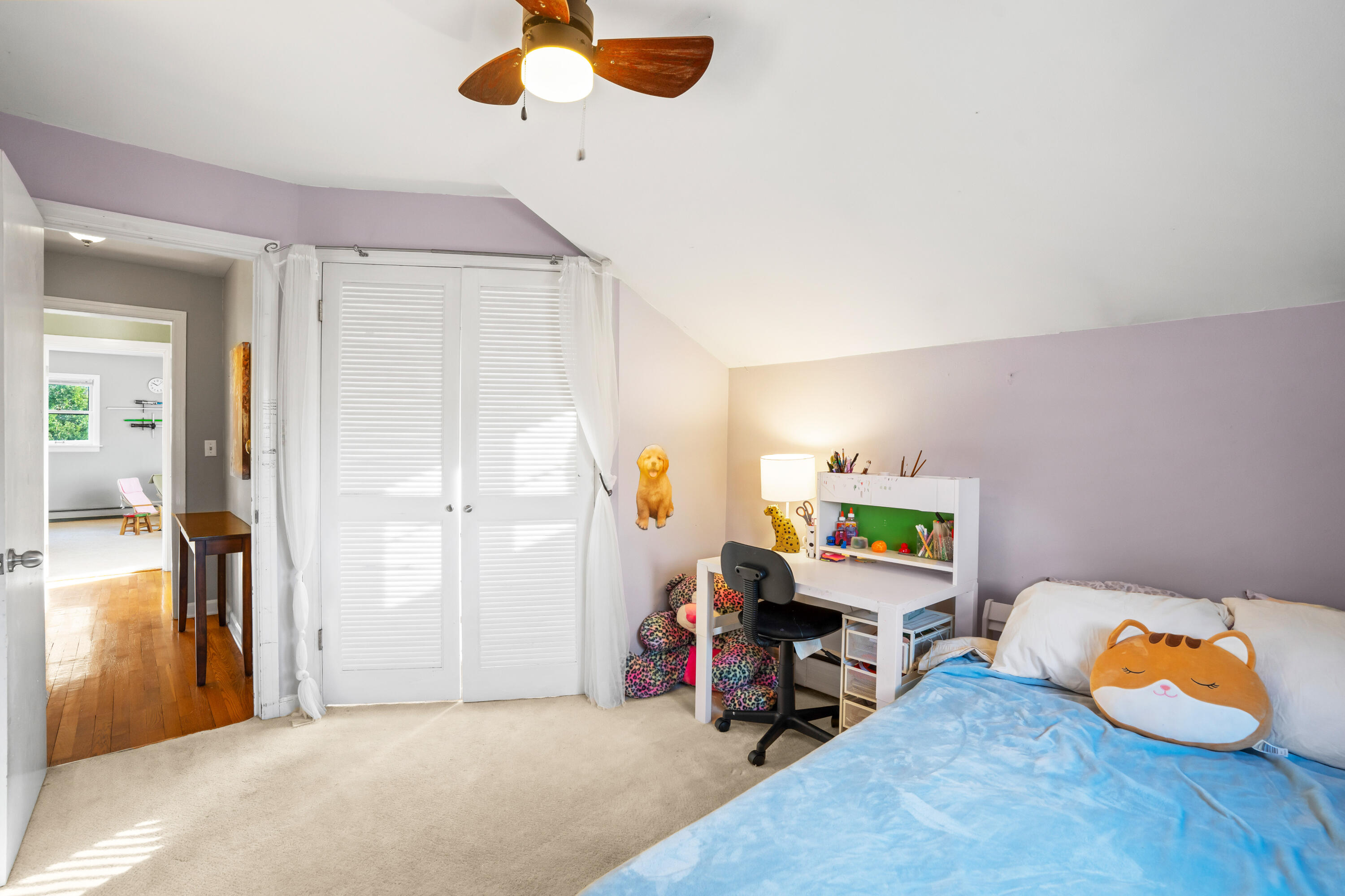 1933 W Donges Bay Rd