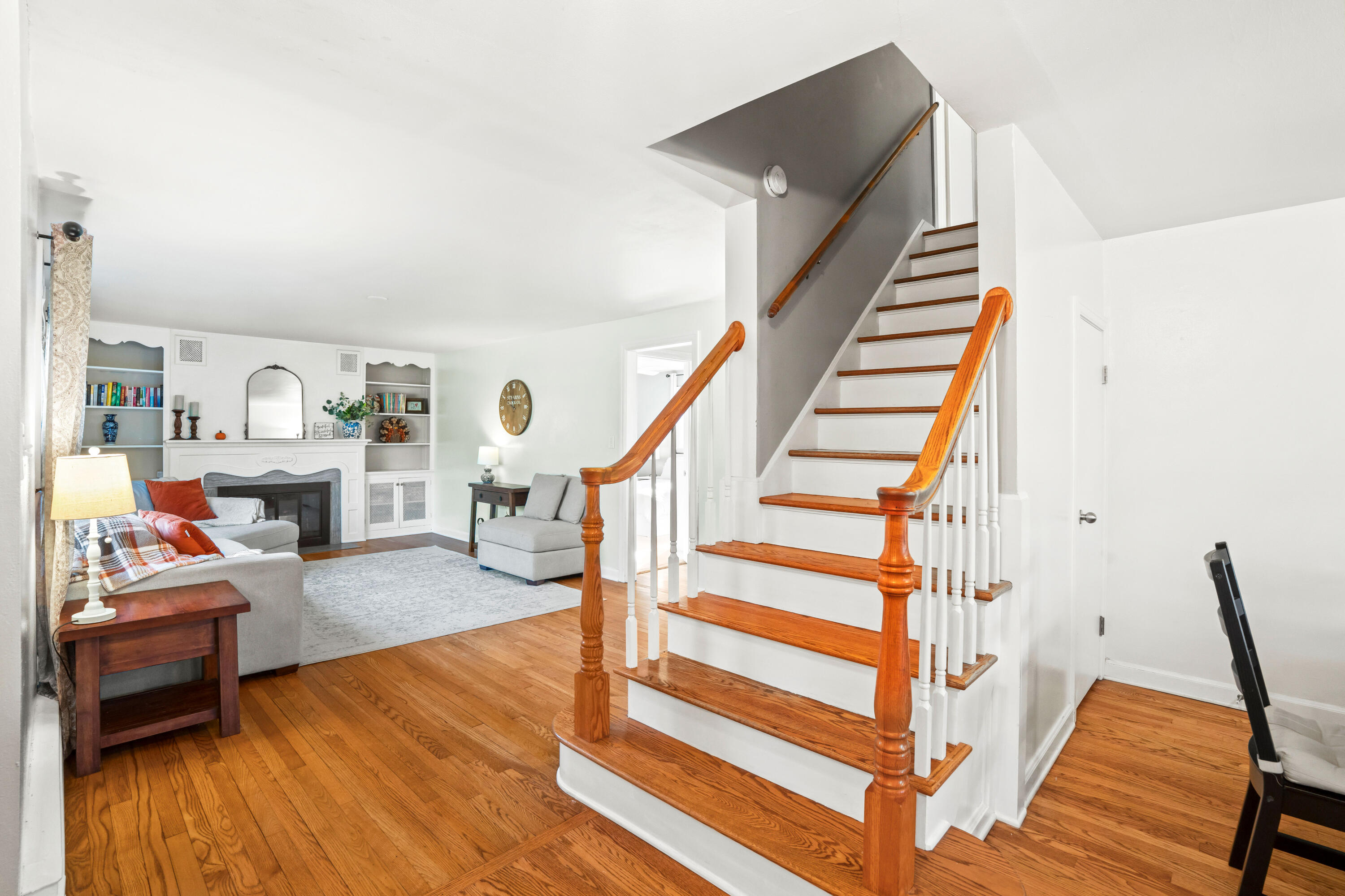 1933 W Donges Bay Rd