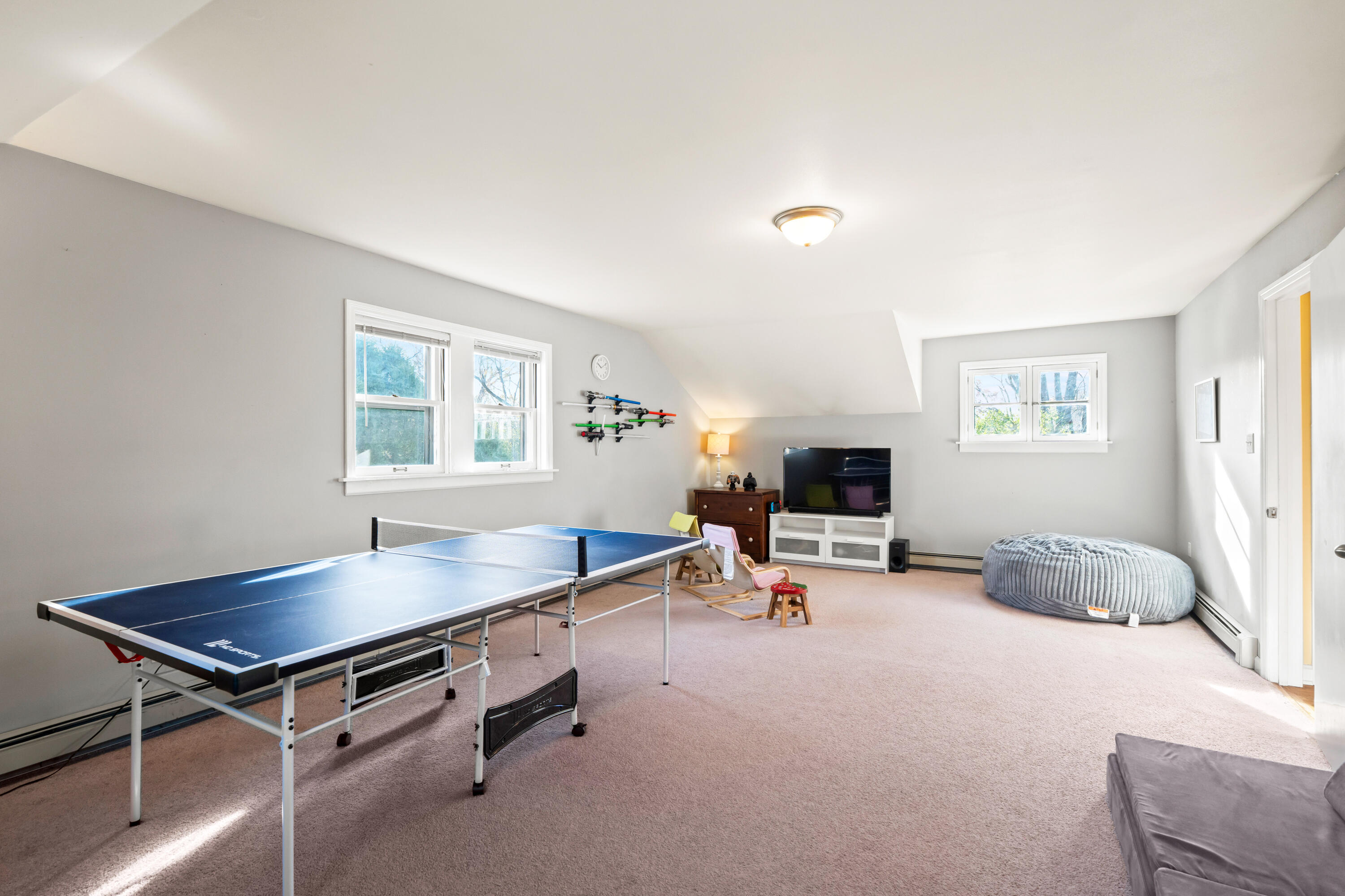 1933 W Donges Bay Rd