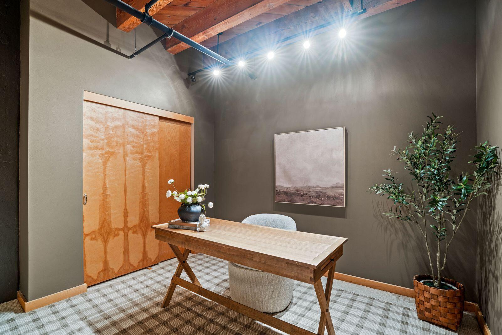 191 N Broadway - Unit: 307