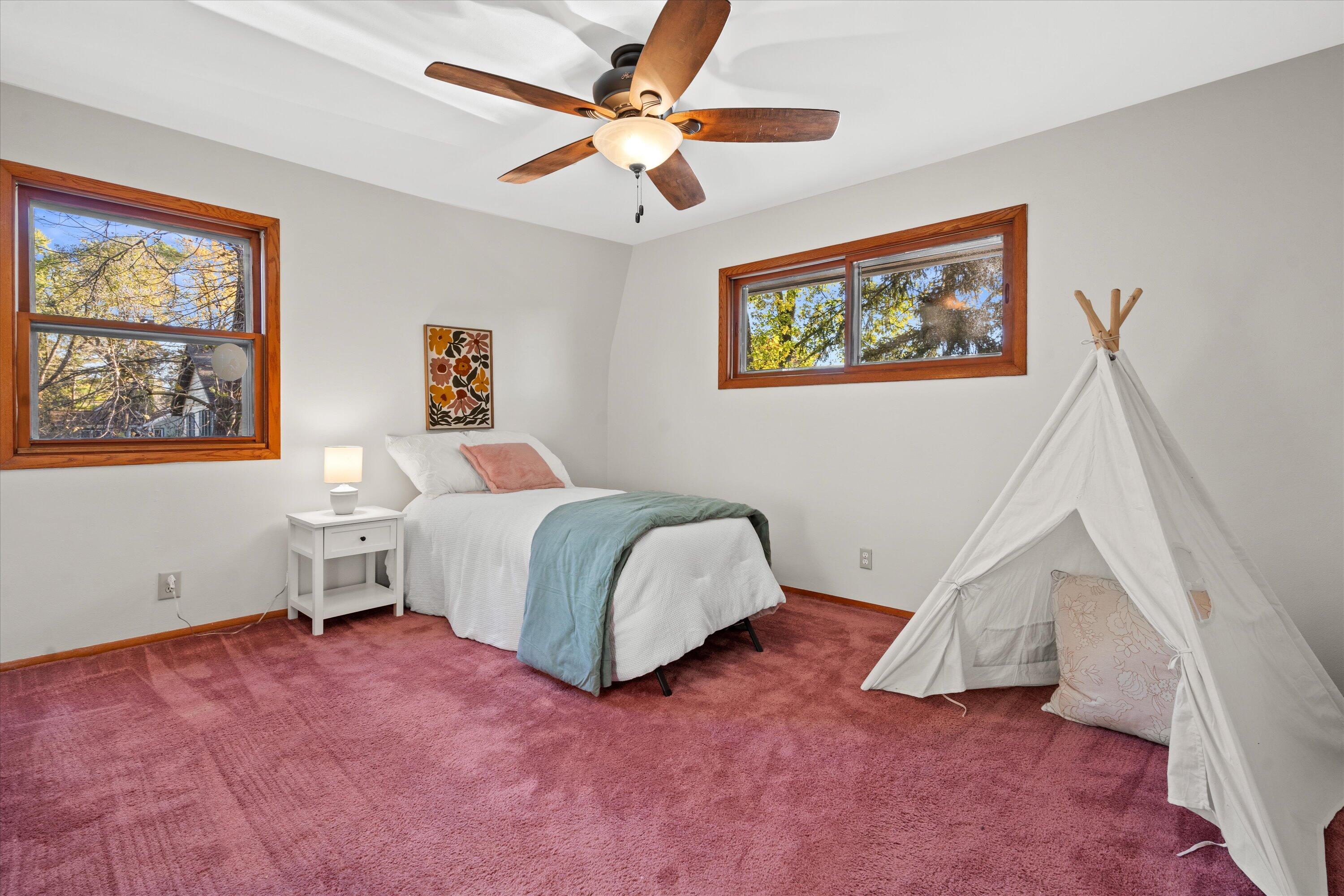 12763 N East Shoreland Dr