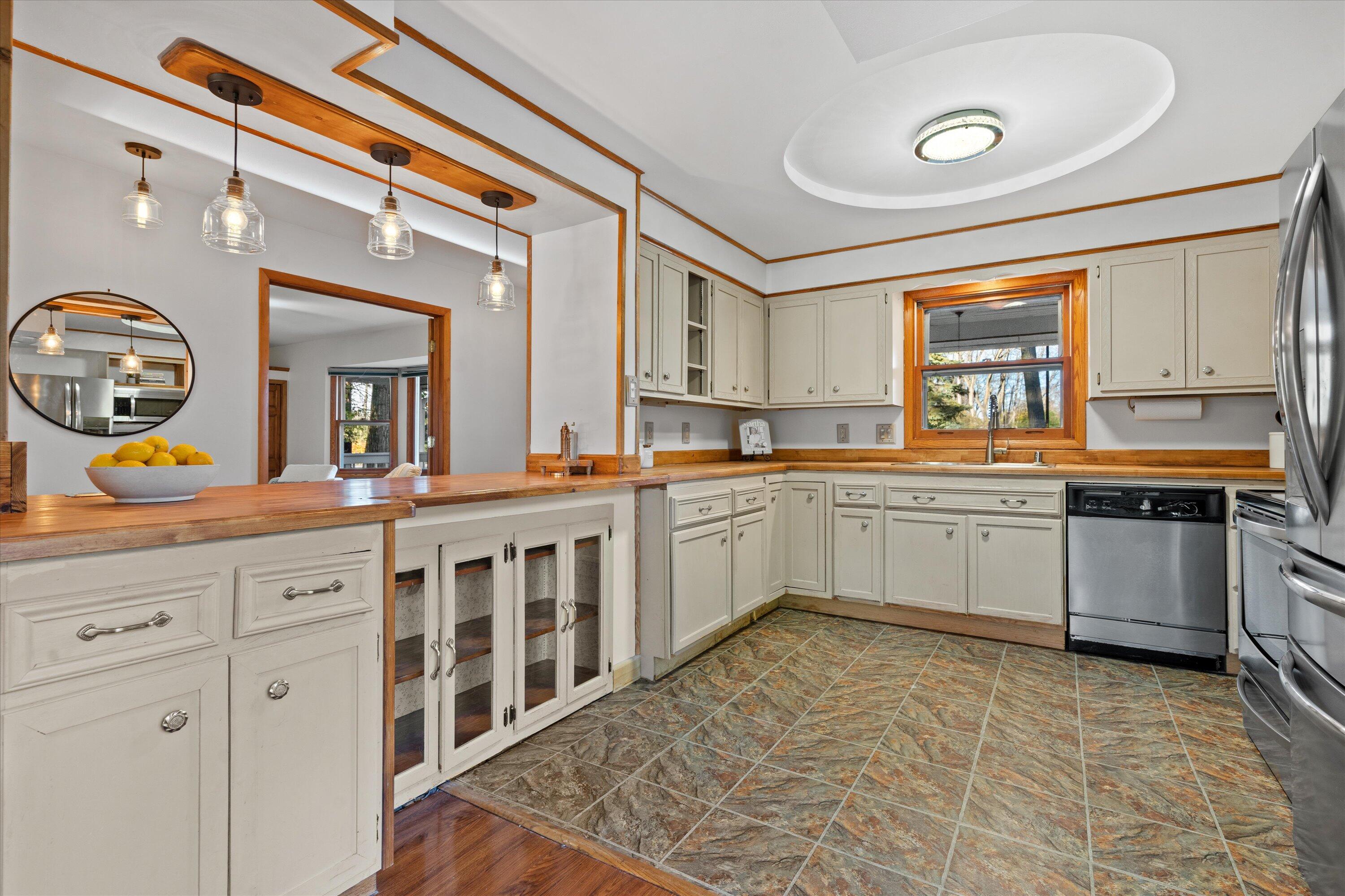 12763 N East Shoreland Dr