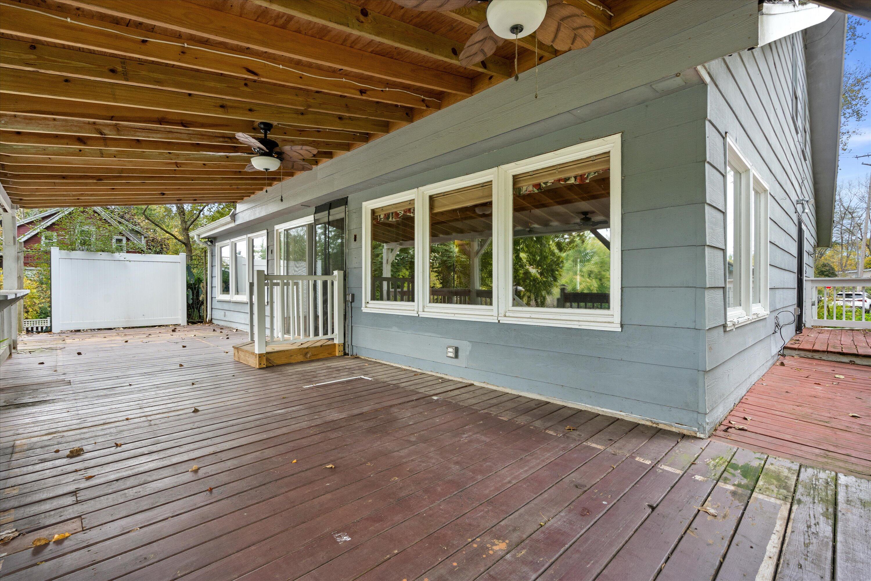 12763 N East Shoreland Dr